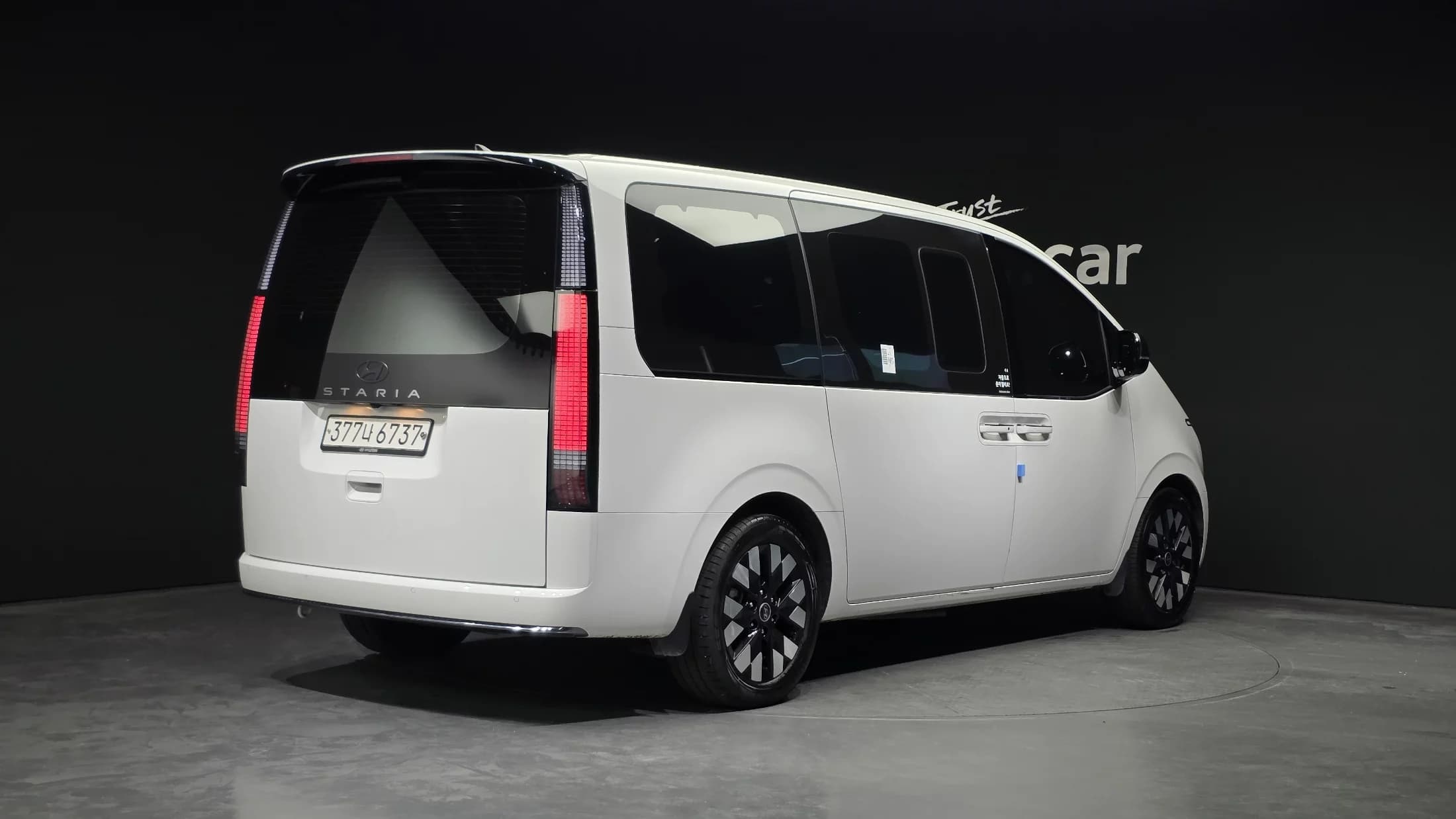 Hyundai Staria L3.5 Lounge 7-Seater Mobility, 2024 г. 53522 км. — фото 2