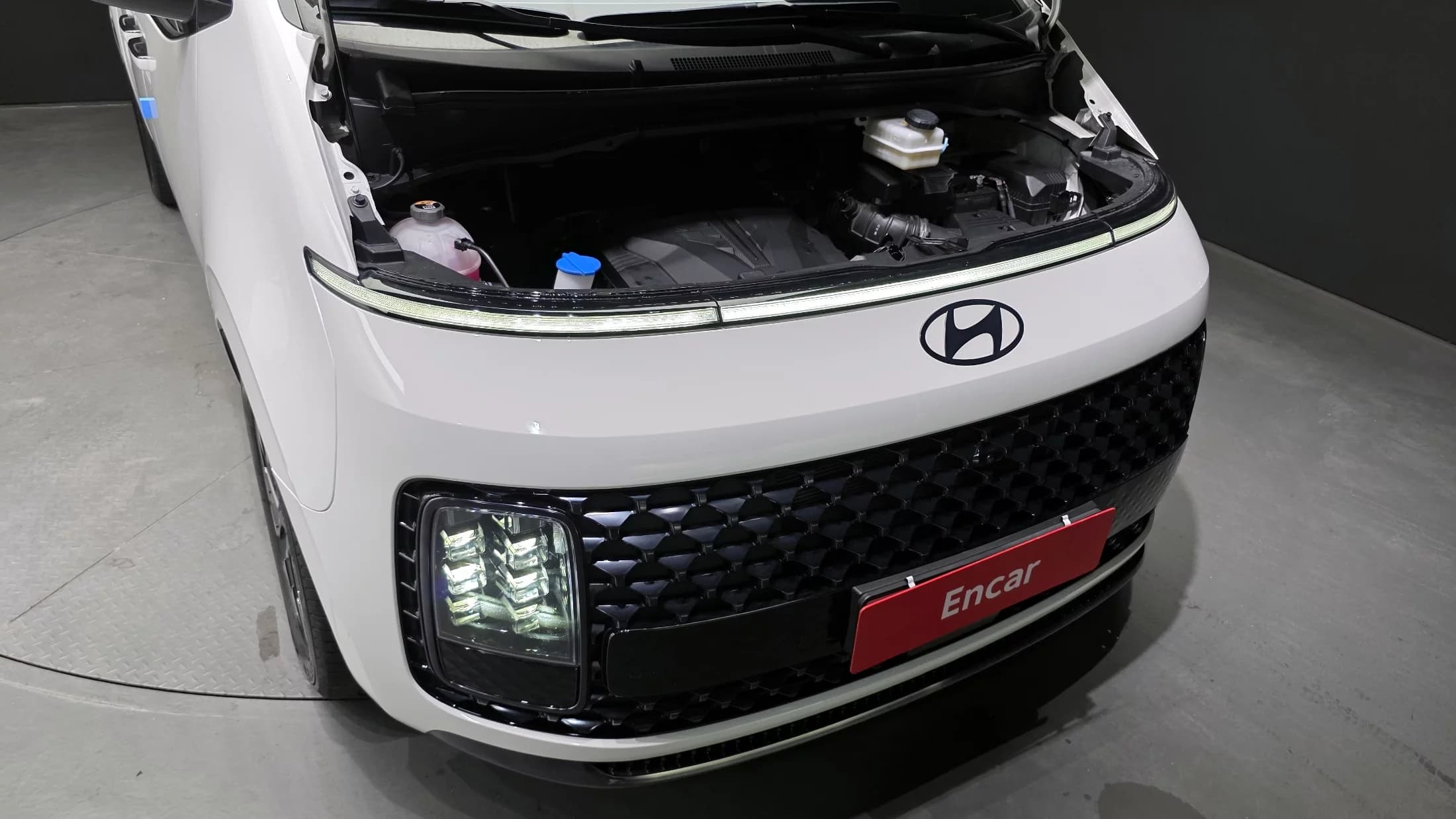 Hyundai Staria L3.5 Lounge 7-Seater Mobility, 2024 г. 53522 км. — фото 6