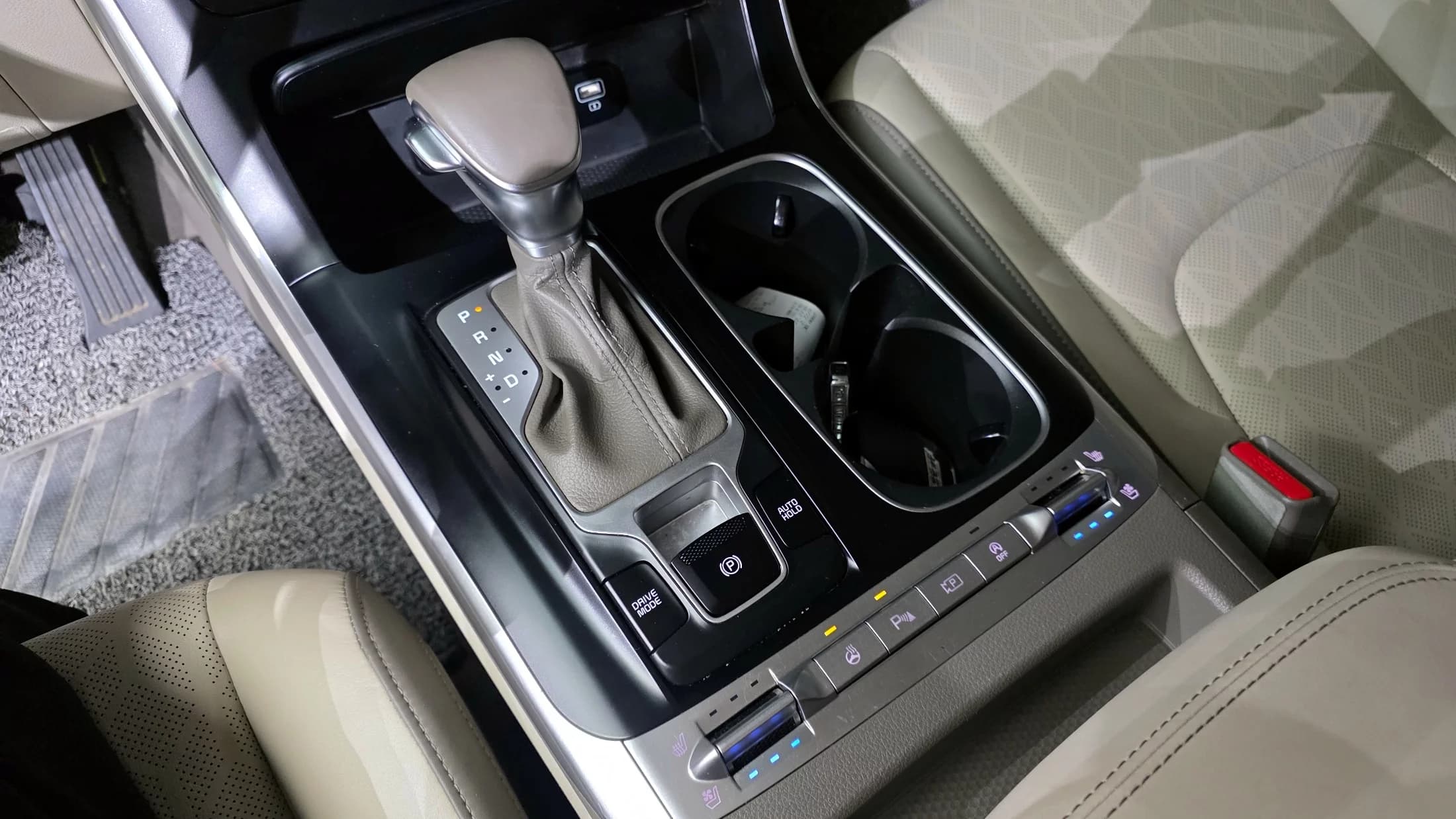 Kia Carnival 9-Seater Prestige, 2021 г. 76142 км. — фото 9