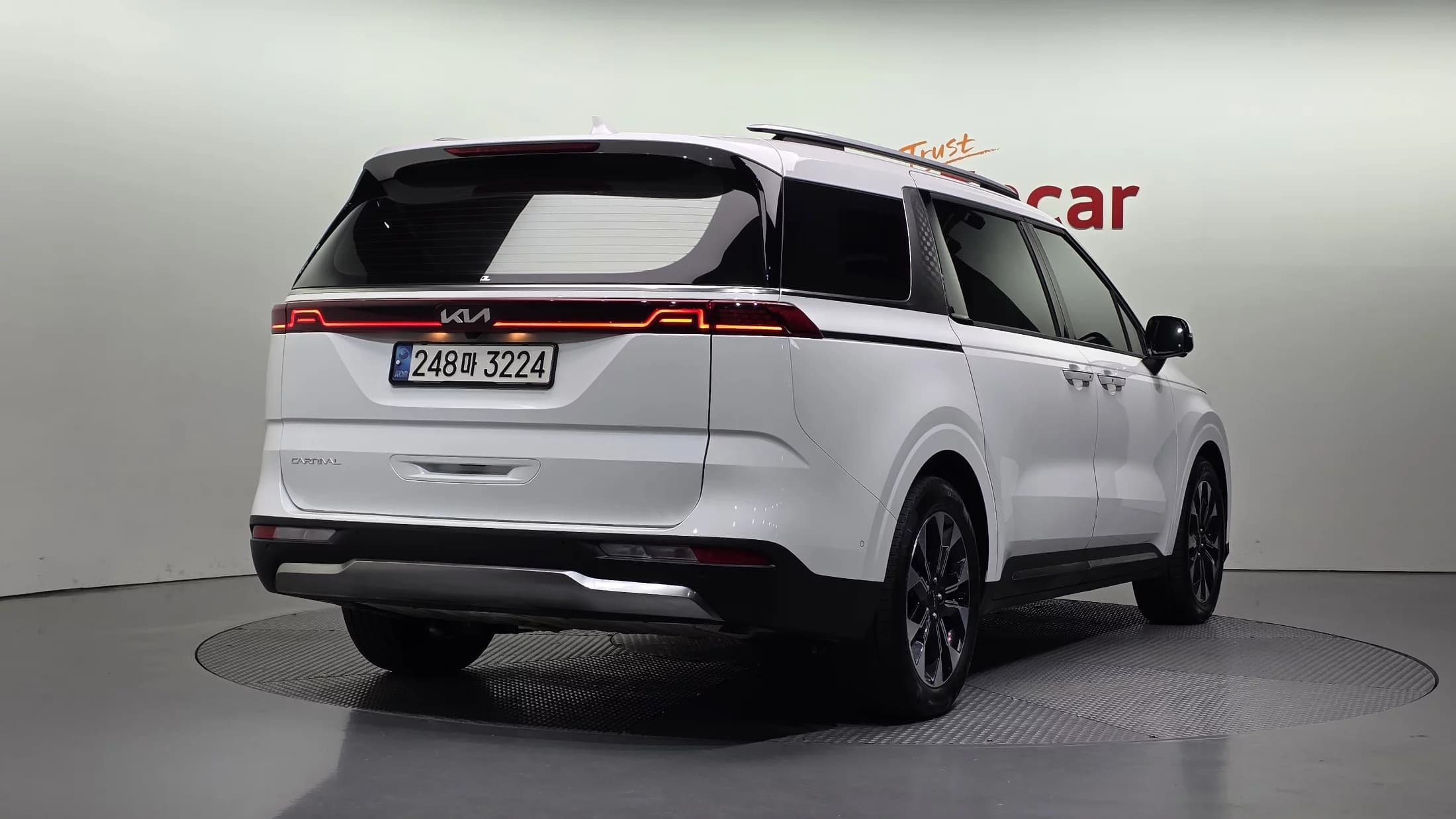 Kia Carnival Gasoline 9-Seater Signature, 2022 г. 72206 км. — фото 2