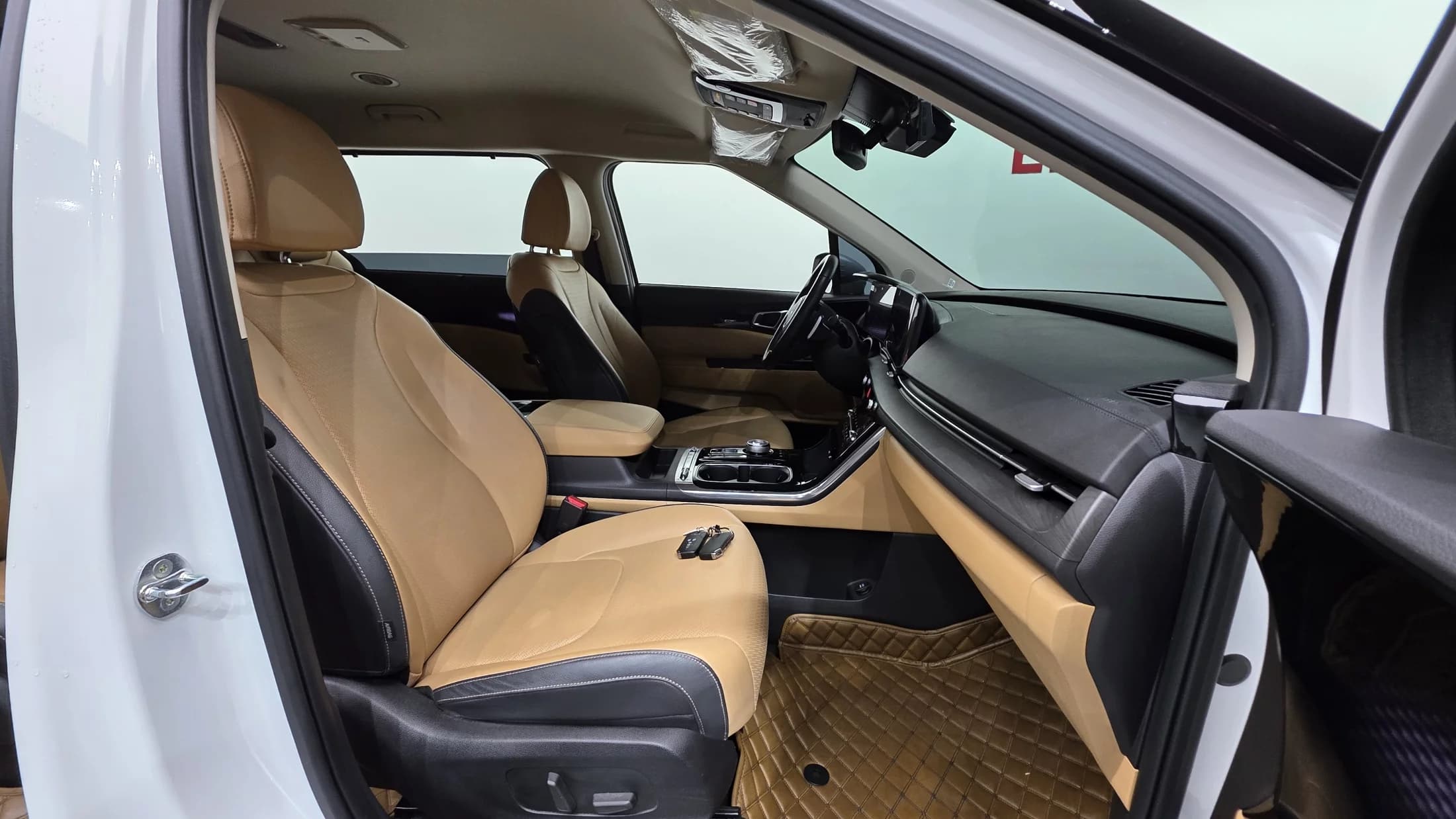 Kia Carnival Gasoline 9-Seater Signature, 2022 г. 72206 км. — фото 10