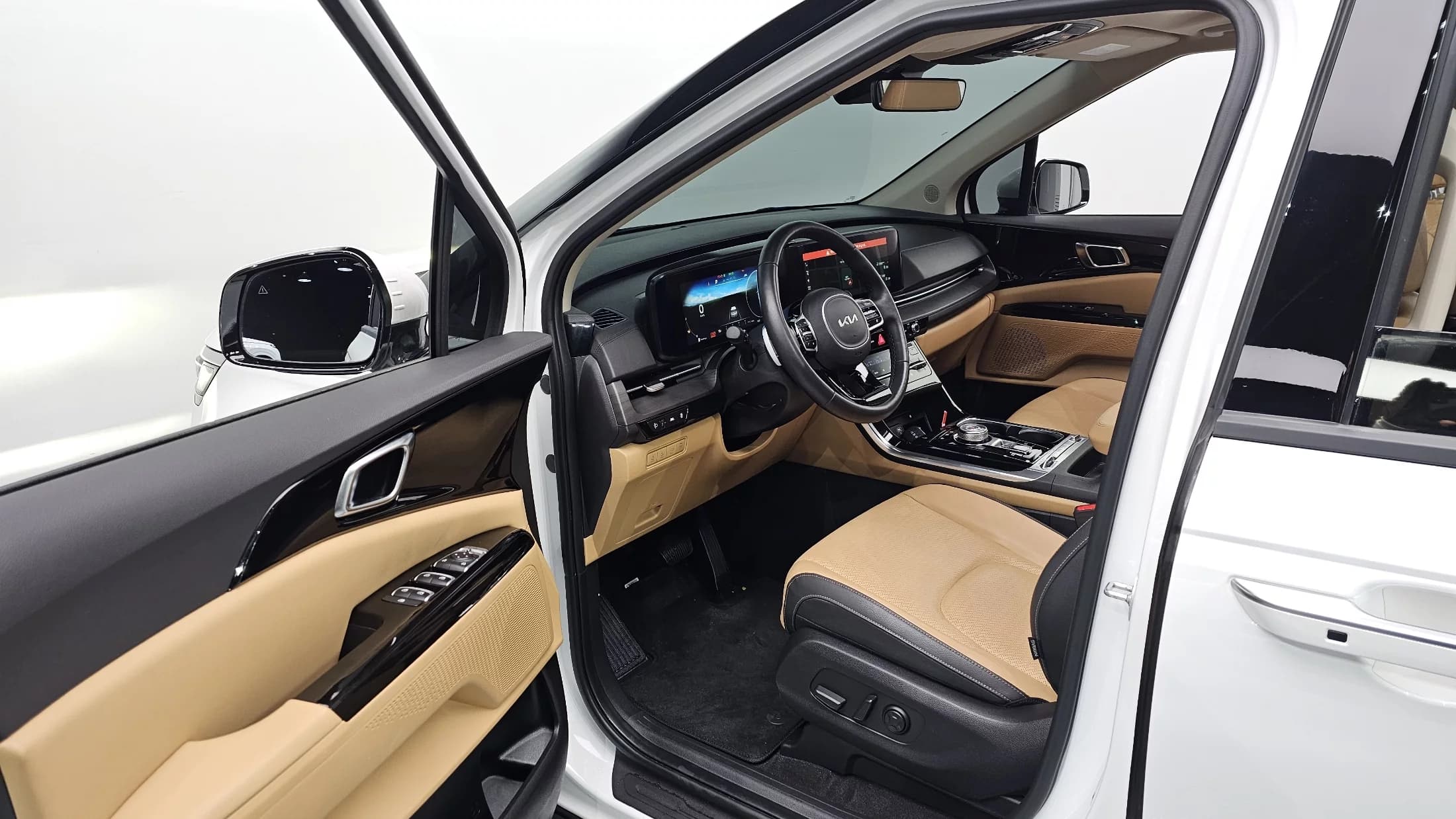 Kia Carnival Gasoline 9-Seater Noblesse, 2023 г. 46107 км. — фото 10