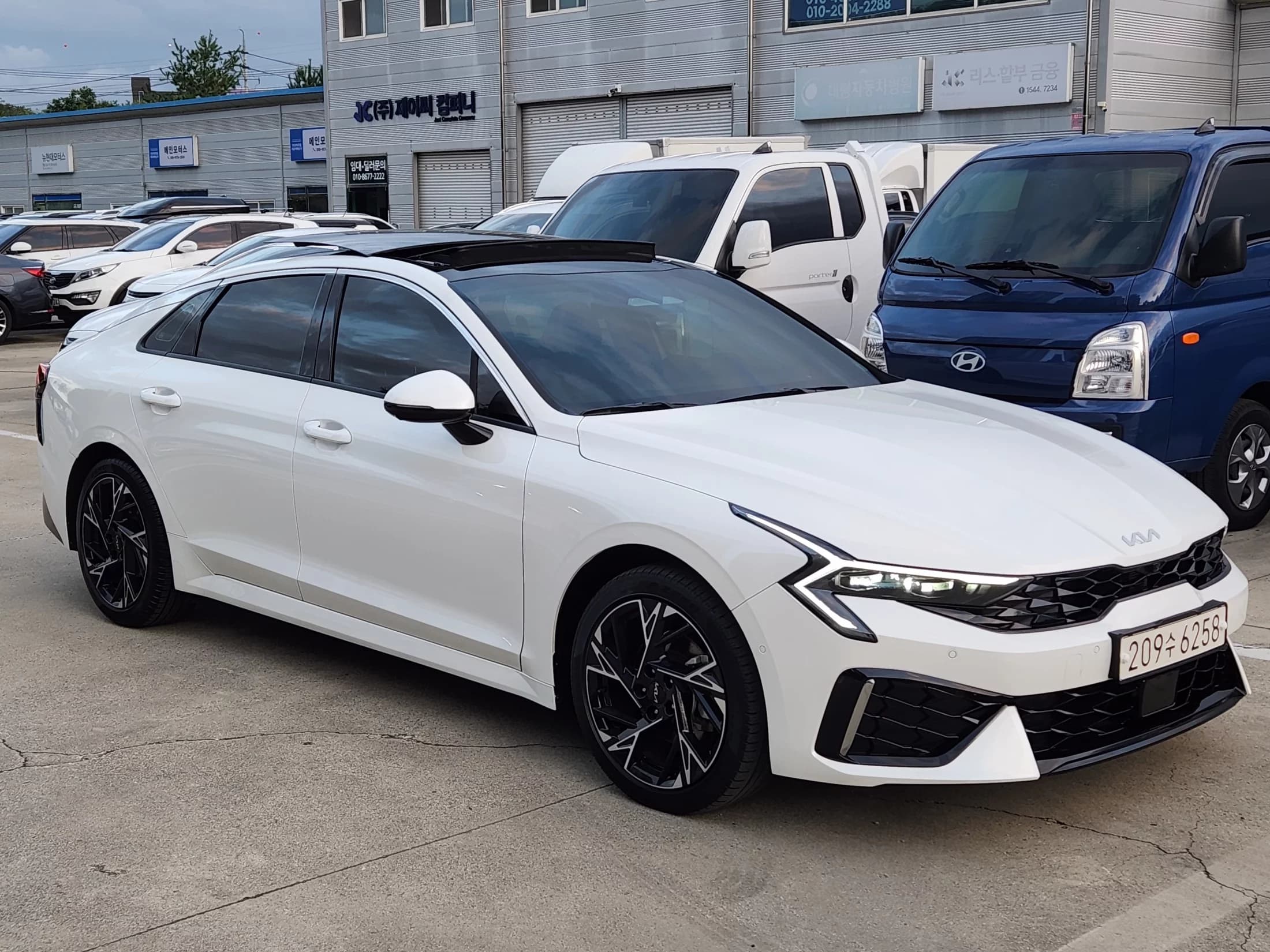Kia K5 (Киа Оптима) Signature, гибрид, 2023 г. 35403 км. — фото 2