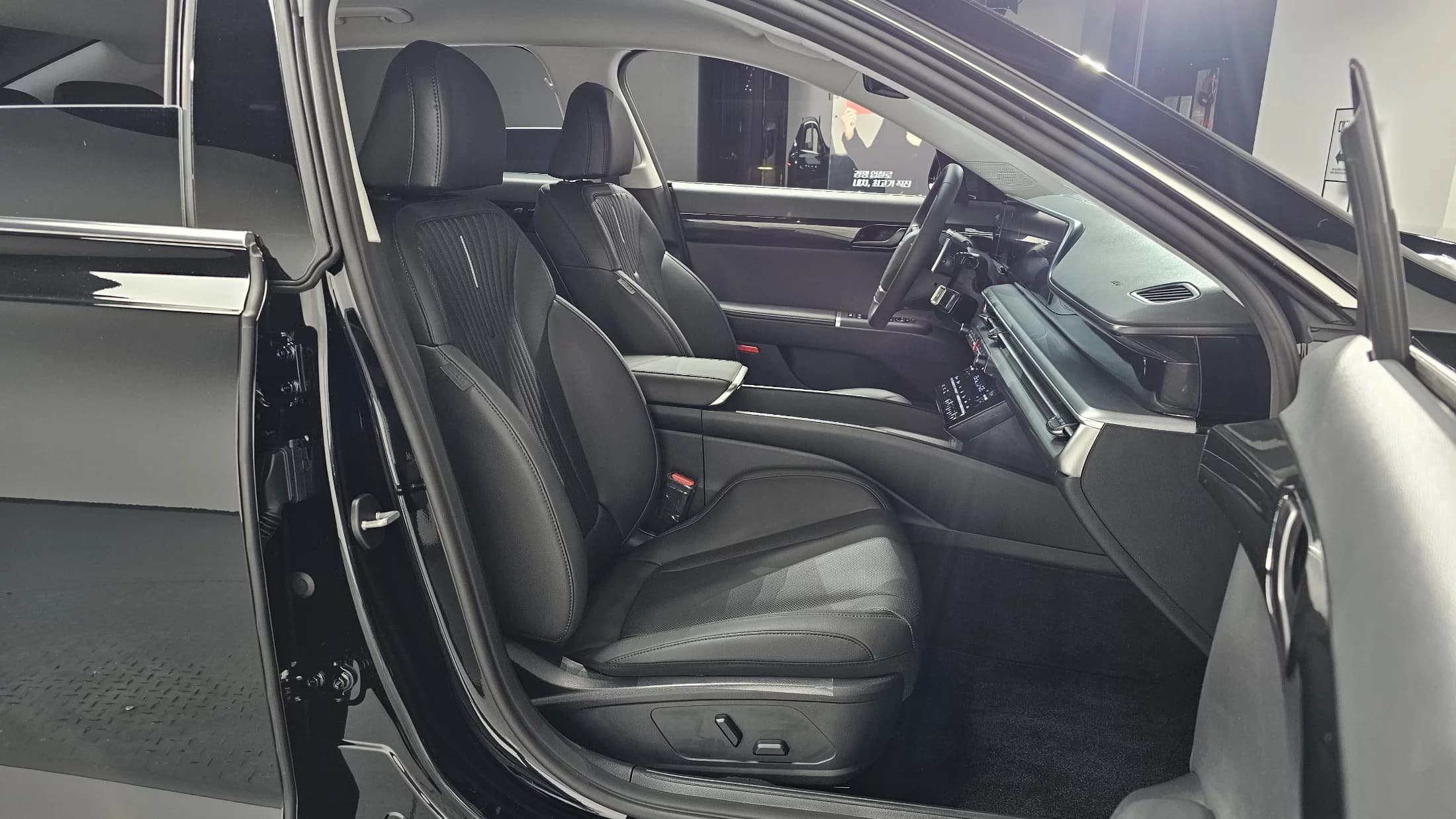 Hyundai Grandeur 2,5 Gasoline 2WD Premium, 2025 г. 1191 км. — фото 9