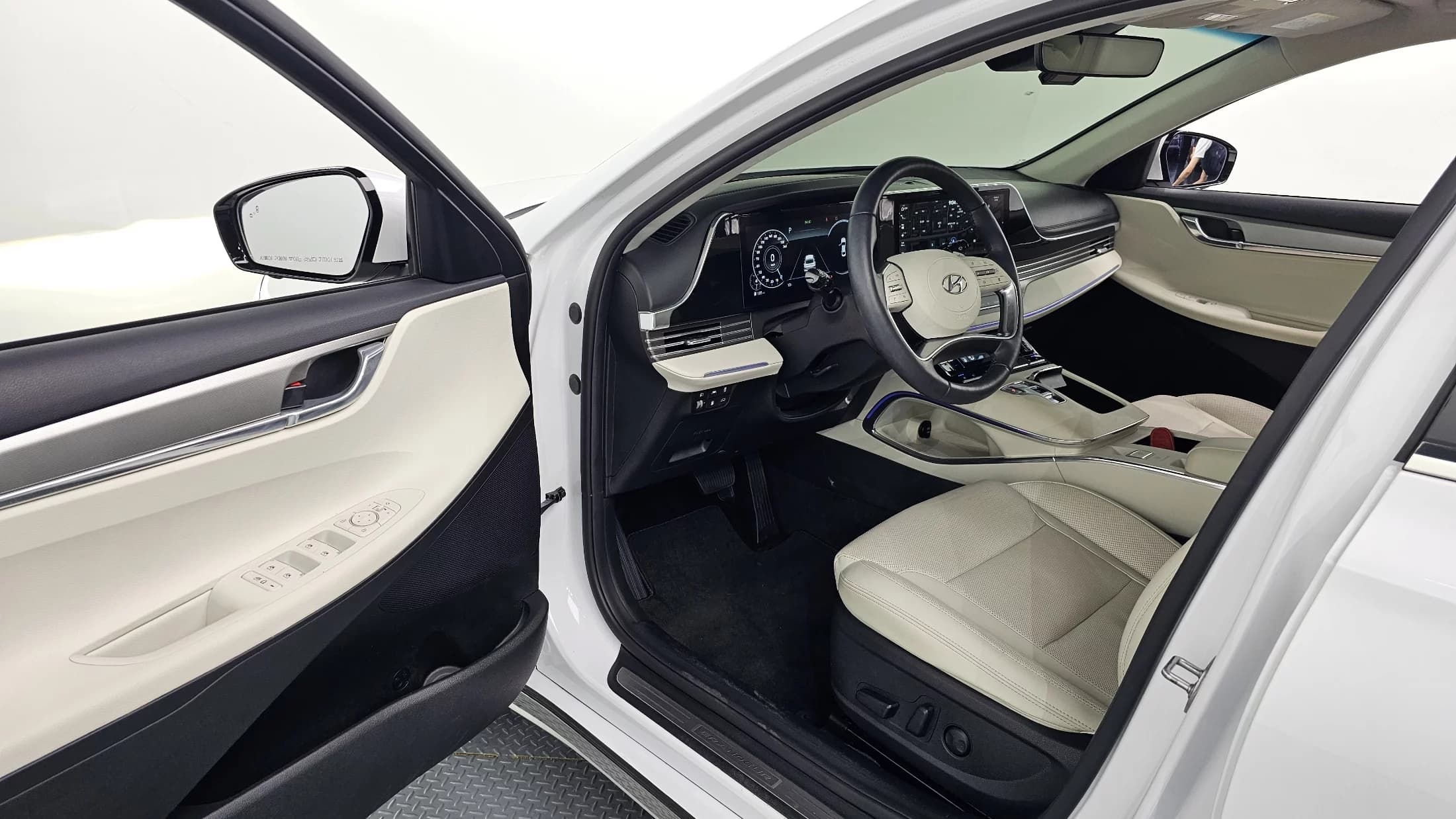 Hyundai Grandeur 2.5 Le Blanc, 2022 г. 35950 км. — фото 12