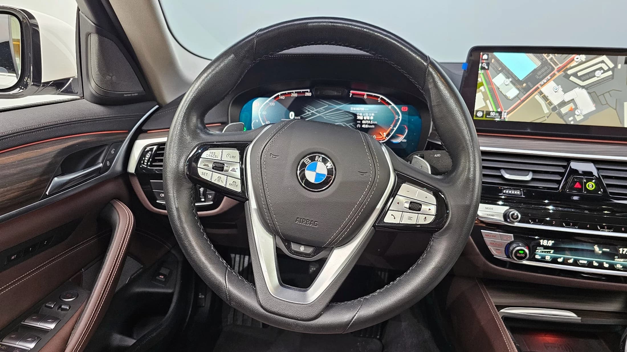 BMW 5-Series 530i Luxury, 2023 г. 69864 км. — фото 13