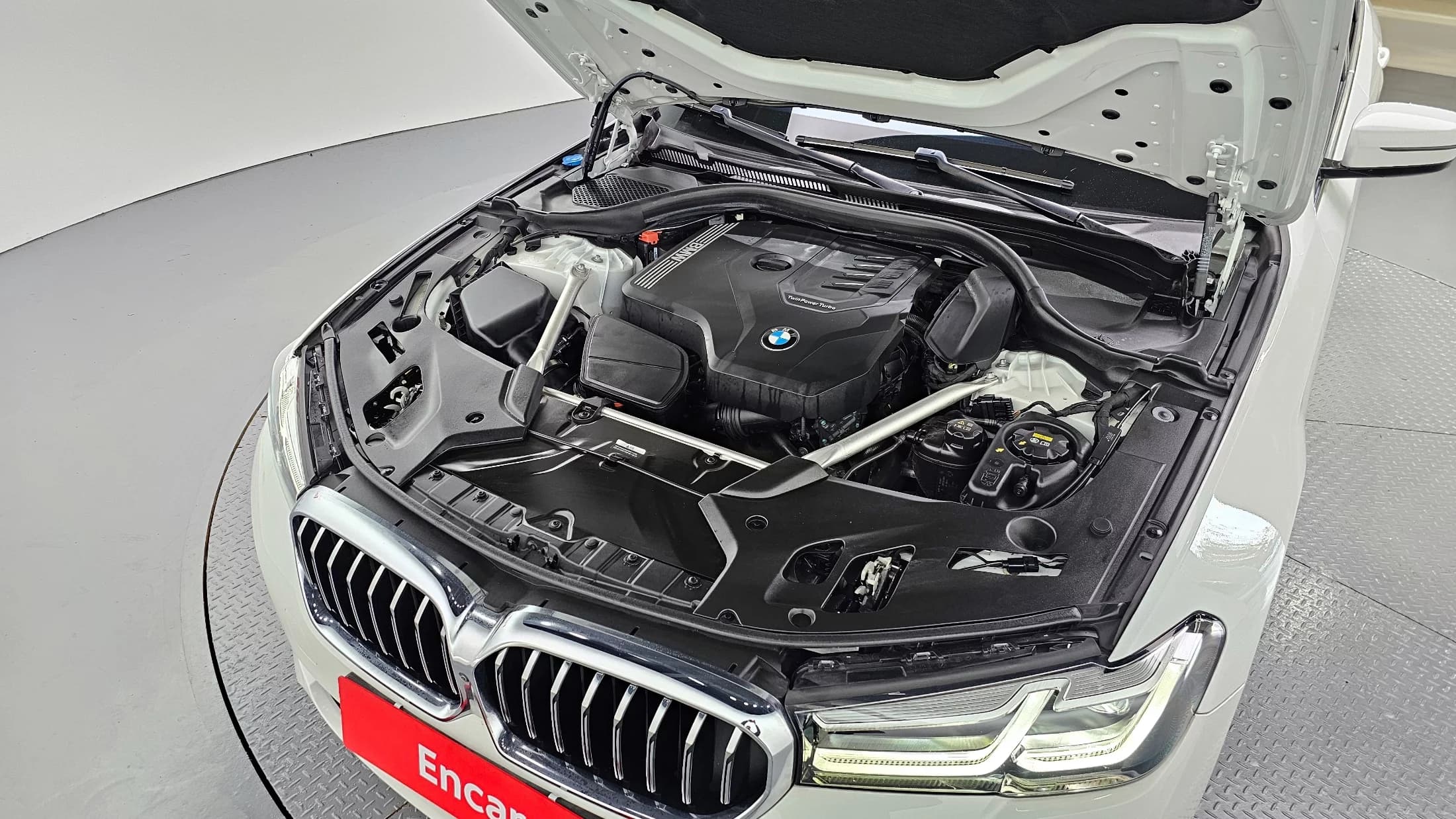 BMW 5-Series 530i Luxury, 2023 г. 69864 км. — фото 6