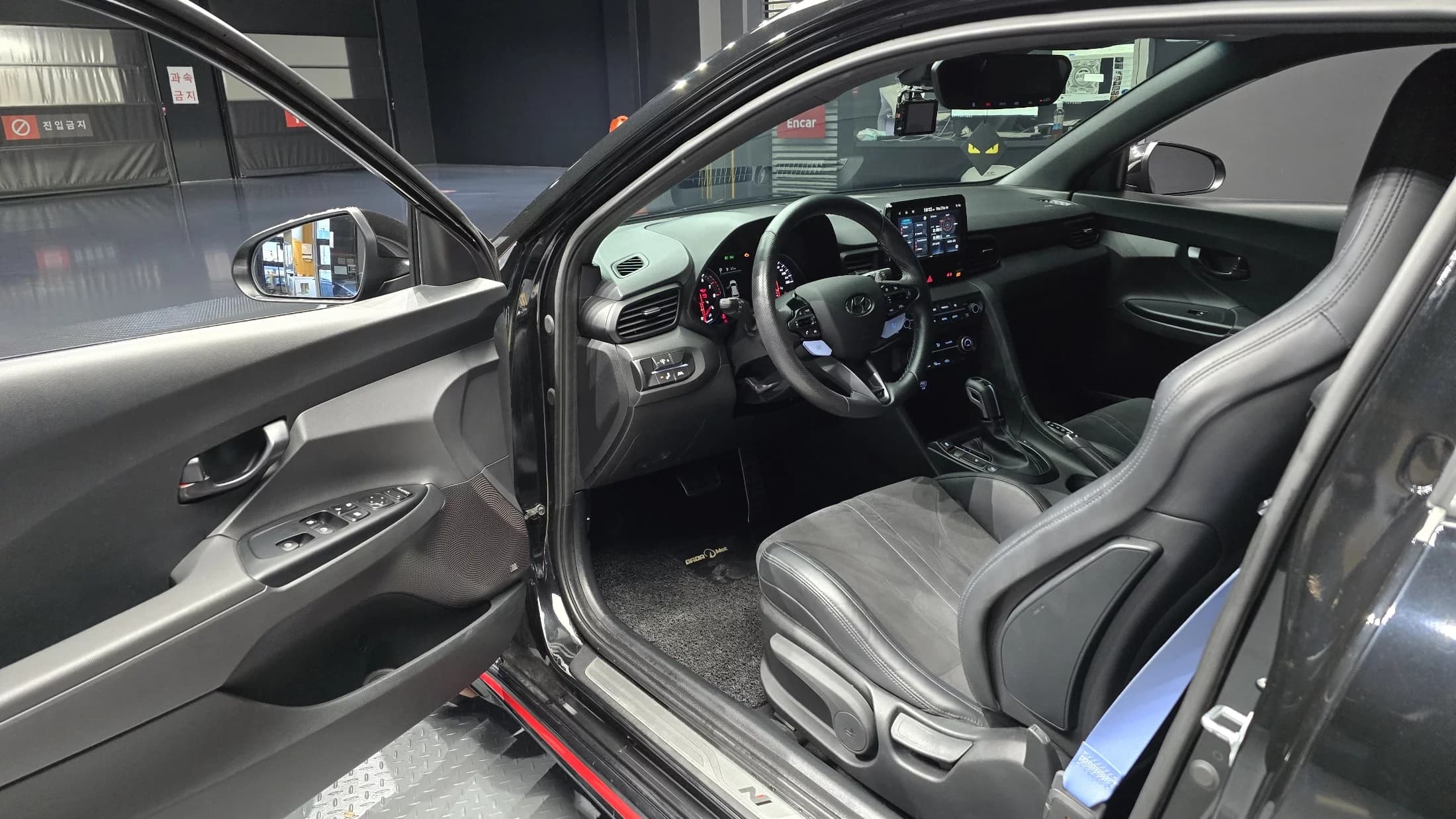 Hyundai Veloster 2.0 N, 2021 г. 73290 км. — фото 11
