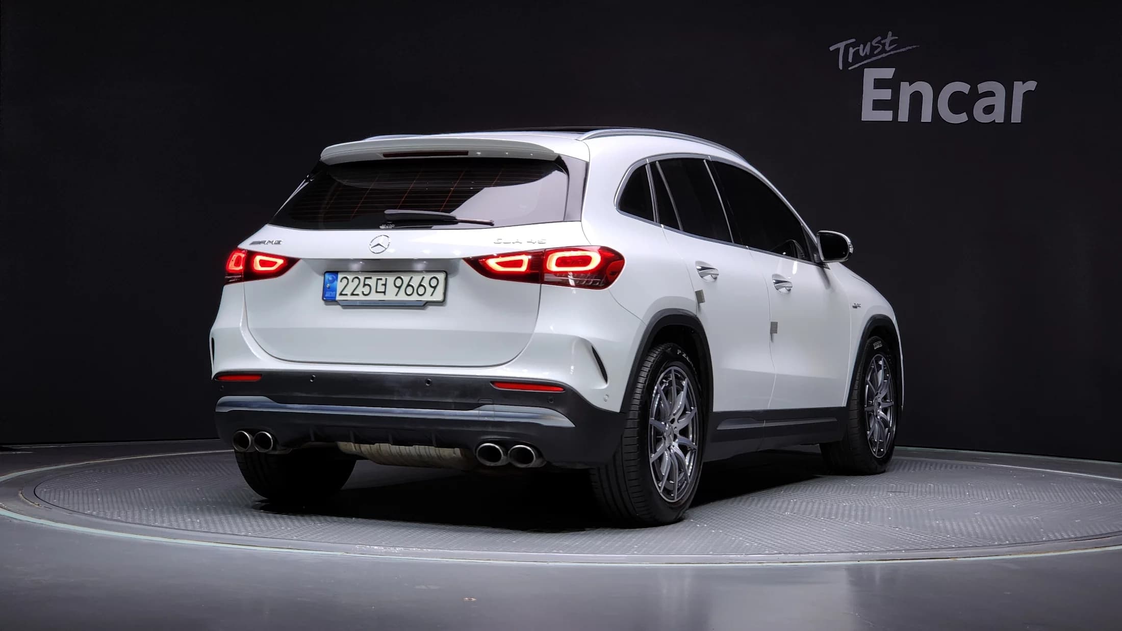 Mercedes-Benz GLA-Class GLA45 AMG 4MATIC+, 2021 г. 73640 км. — фото 2