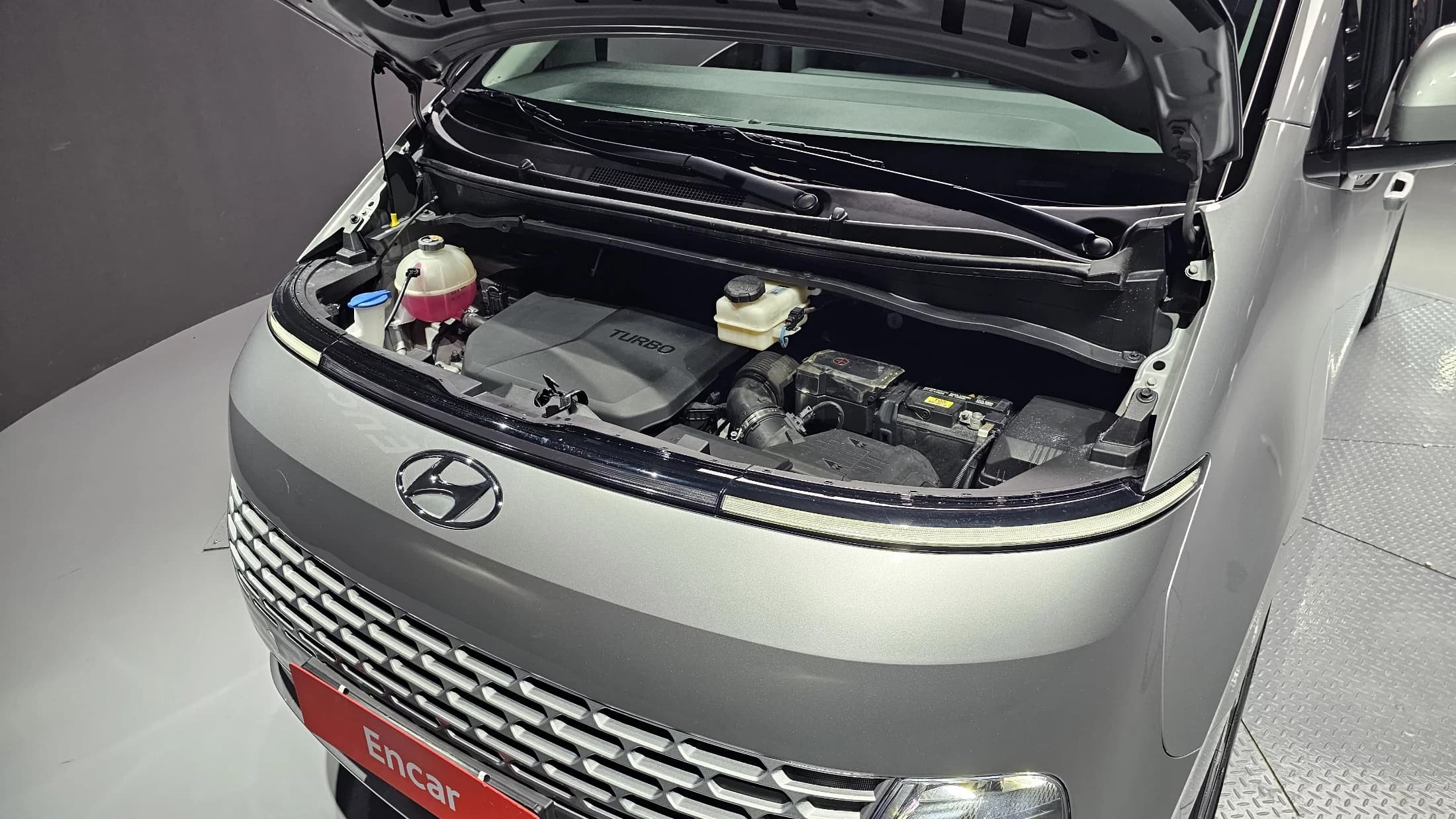 Hyundai Staria Tourer 11-Seater Modern, 2022 г. 75430 км. — фото 6
