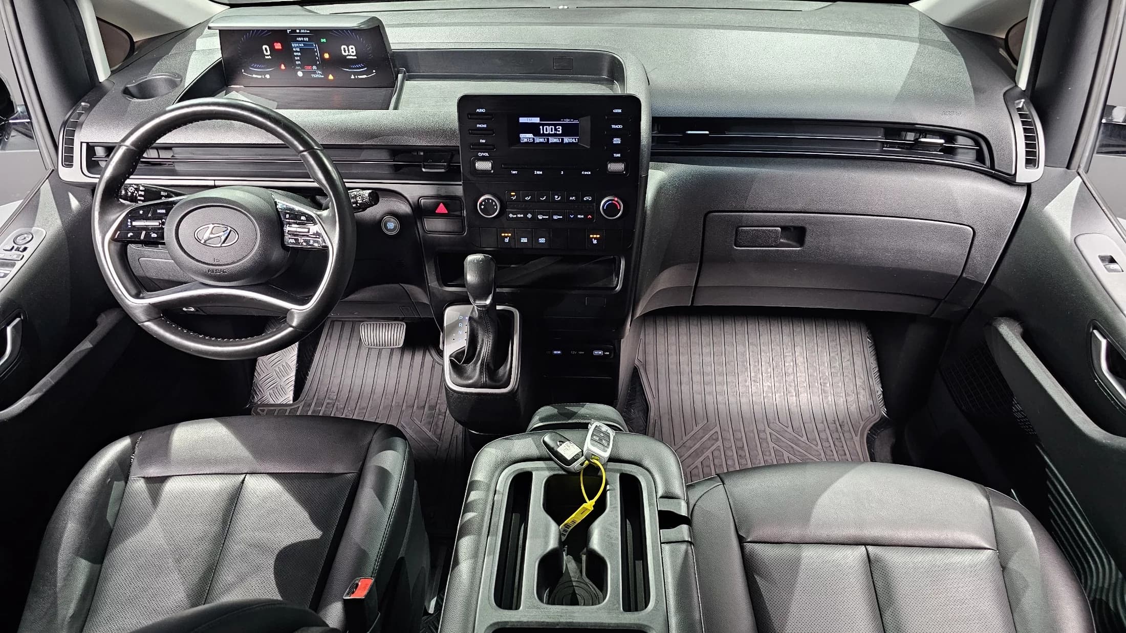 Hyundai Staria Tourer 11-Seater Modern, 2022 г. 75430 км. — фото 7