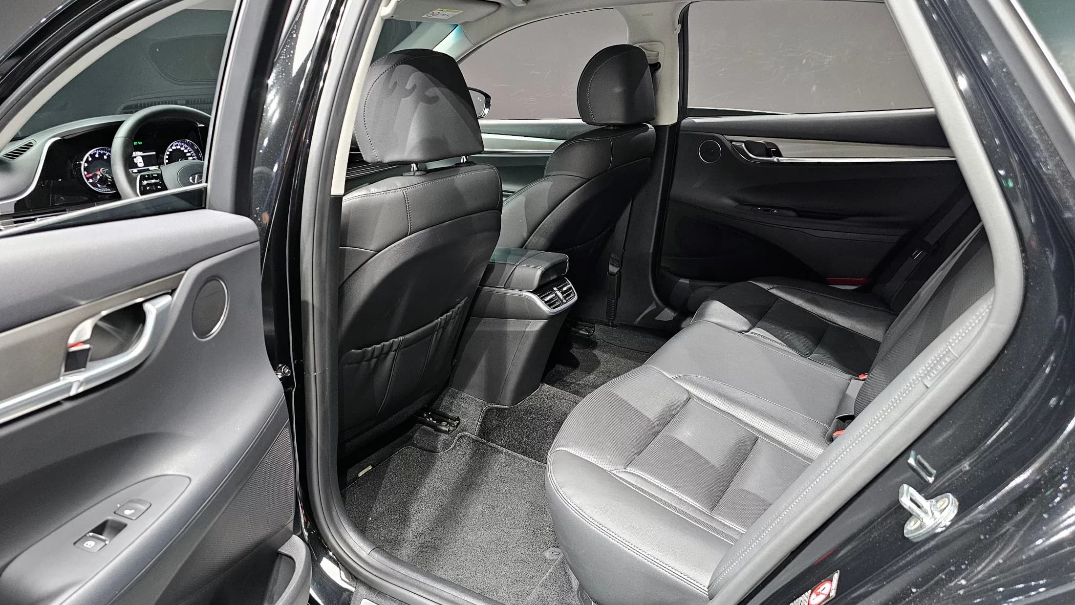 Hyundai Grandeur 3.3 Premium, 2022 г. 71702 км. — фото 12