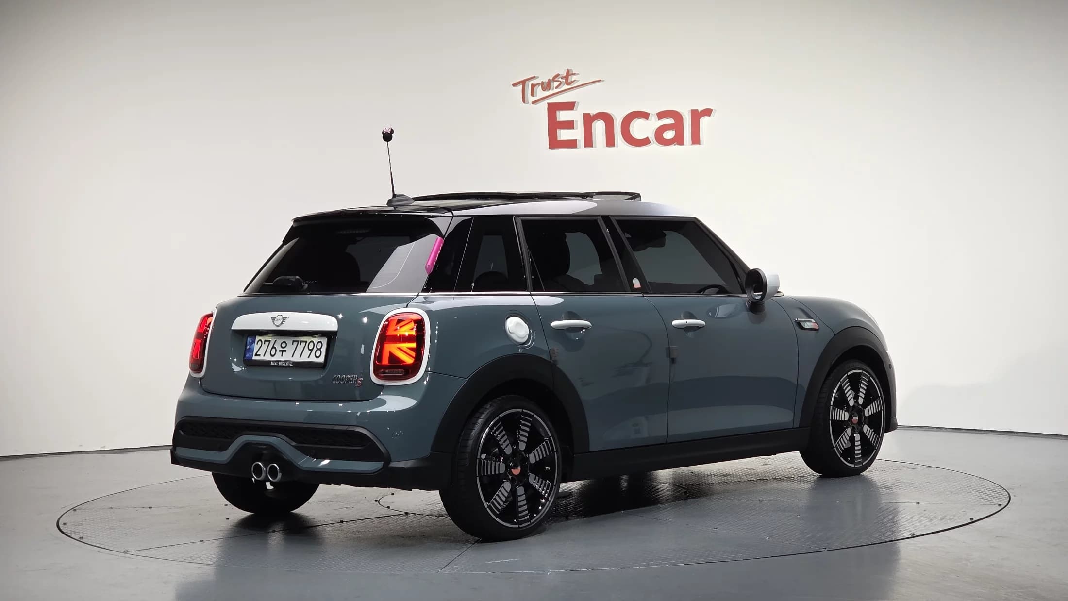 MINI Cooper 5Door Multitione Edition 3rd, 2023 г. 8661 км.