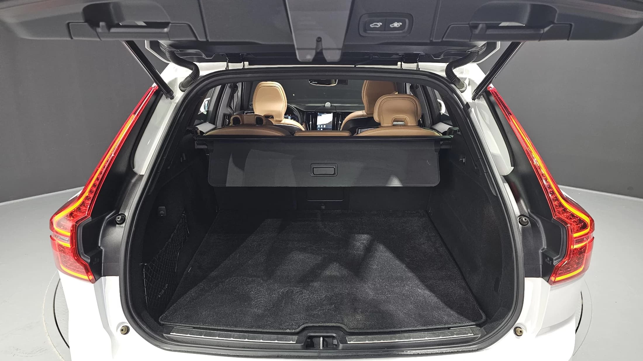 Volvo XC60 B5 Ultimate Bright, 2023 г. 35264 км. — фото 20