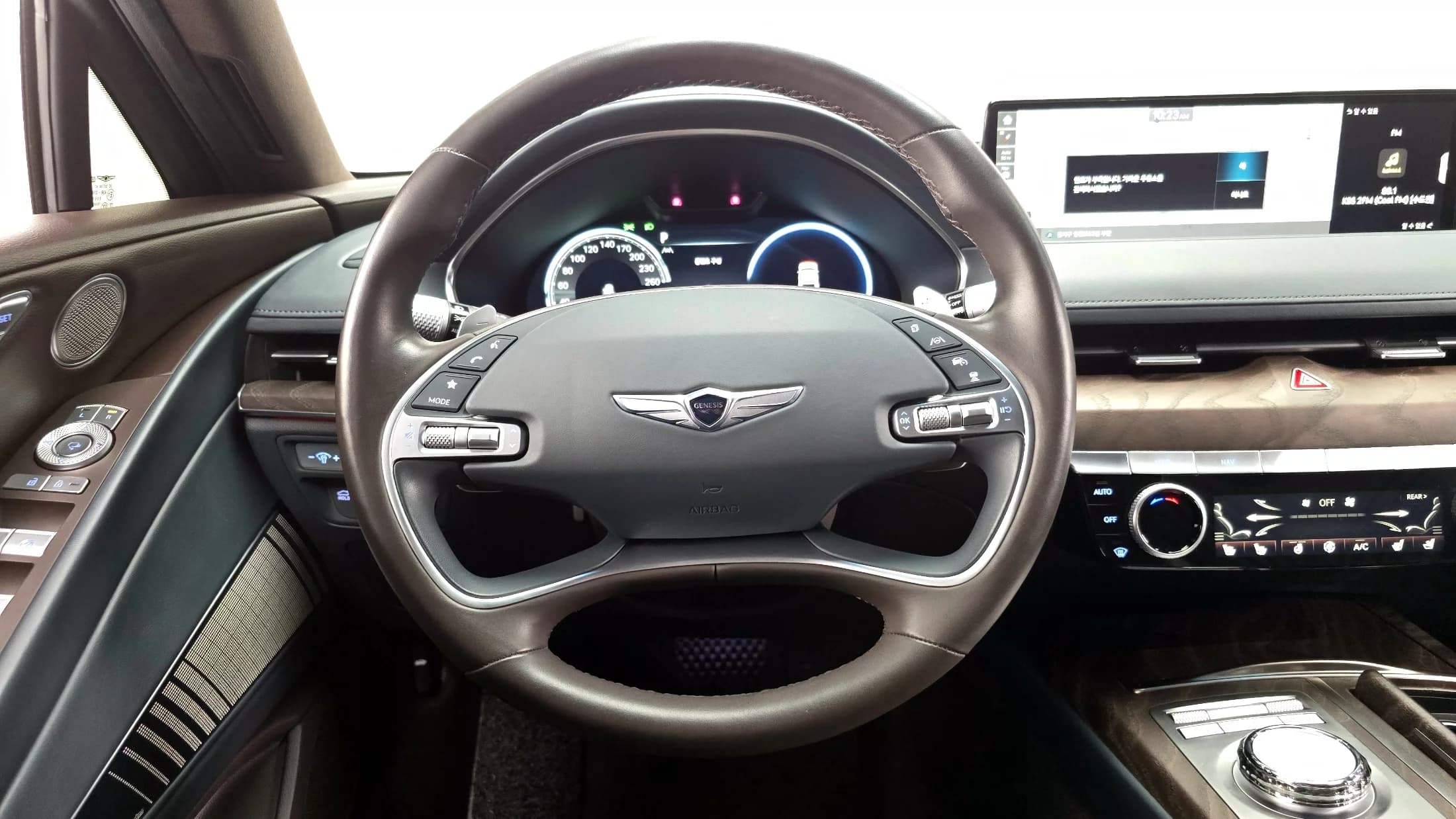 Genesis G80 Gasoline 2.5 Turbo AWD, 2023 г. 36286 км. — фото 13