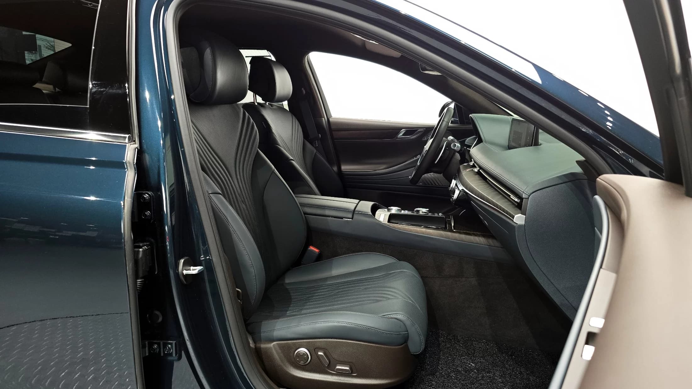 Genesis G80 Gasoline 2.5 Turbo AWD, 2023 г. 36286 км. — фото 10