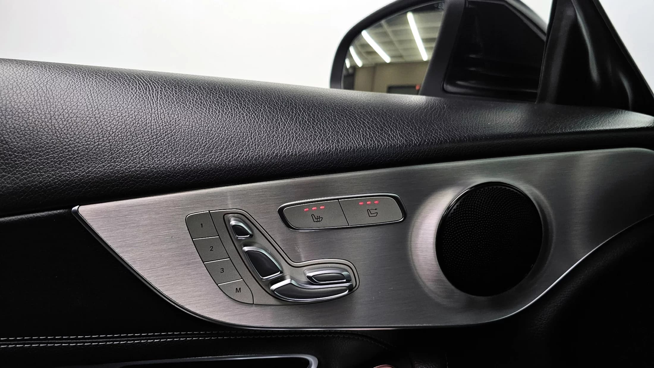 Mercedes-Benz C-Class C200 Cabriolet, 2021 г. 78613 км. — фото 18