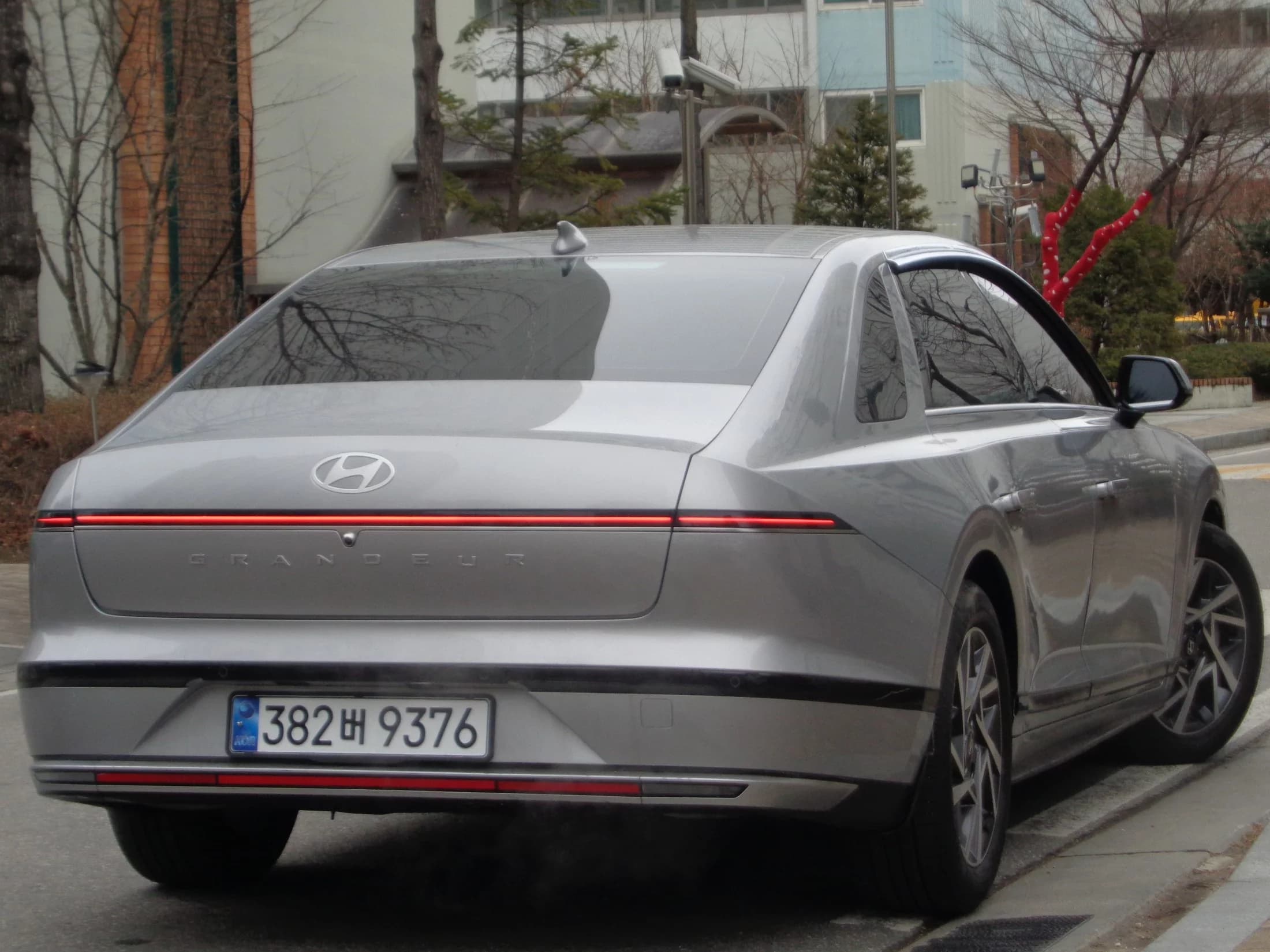Hyundai Grandeur 3.5 LPG 2WD (Taxi) VIP, 2023 г. 42755 км. — фото 3