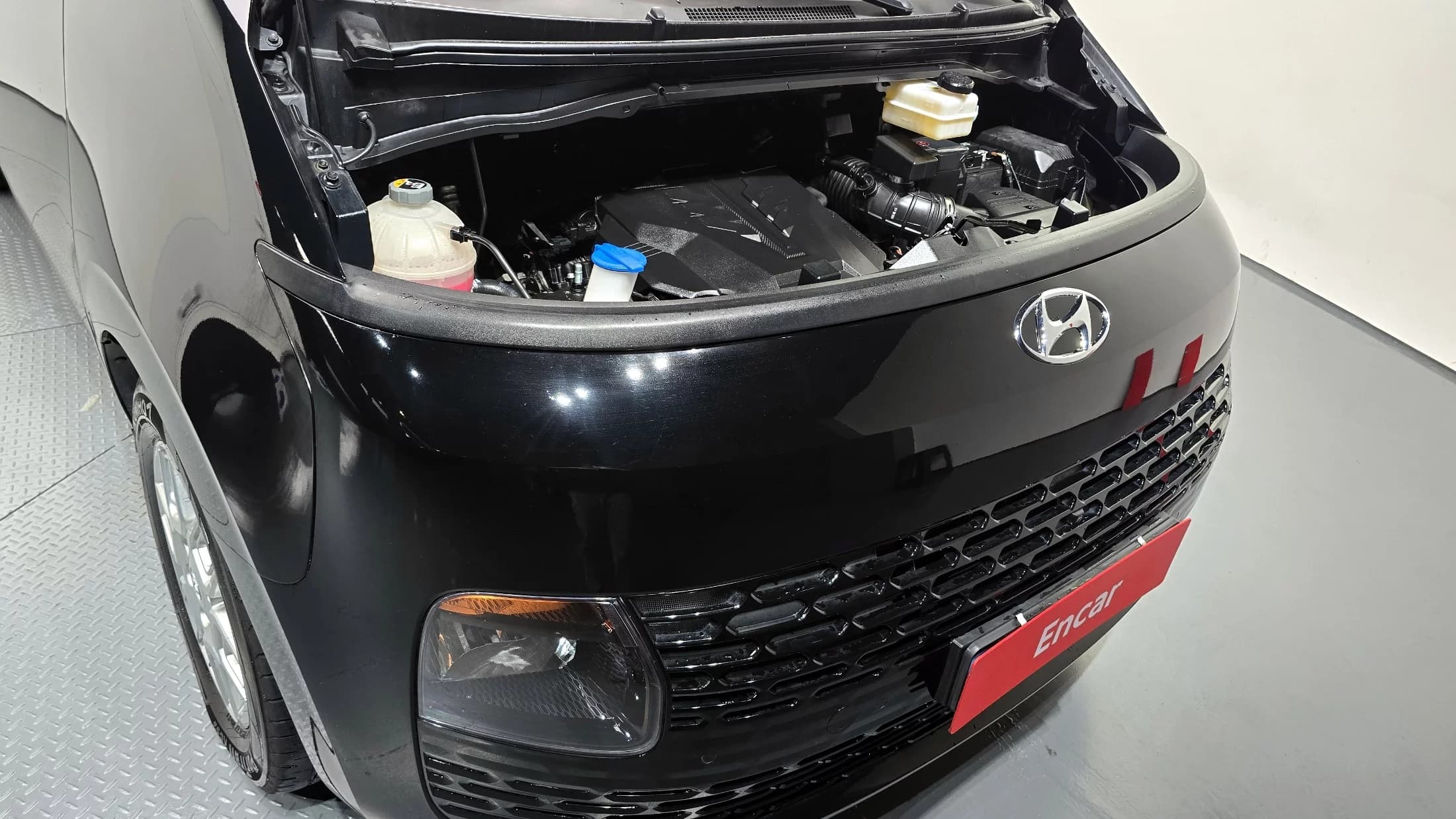 Hyundai Staria L3.5 Cargo 5-Seater Modern, 2023 г. 36740 км. — фото 6