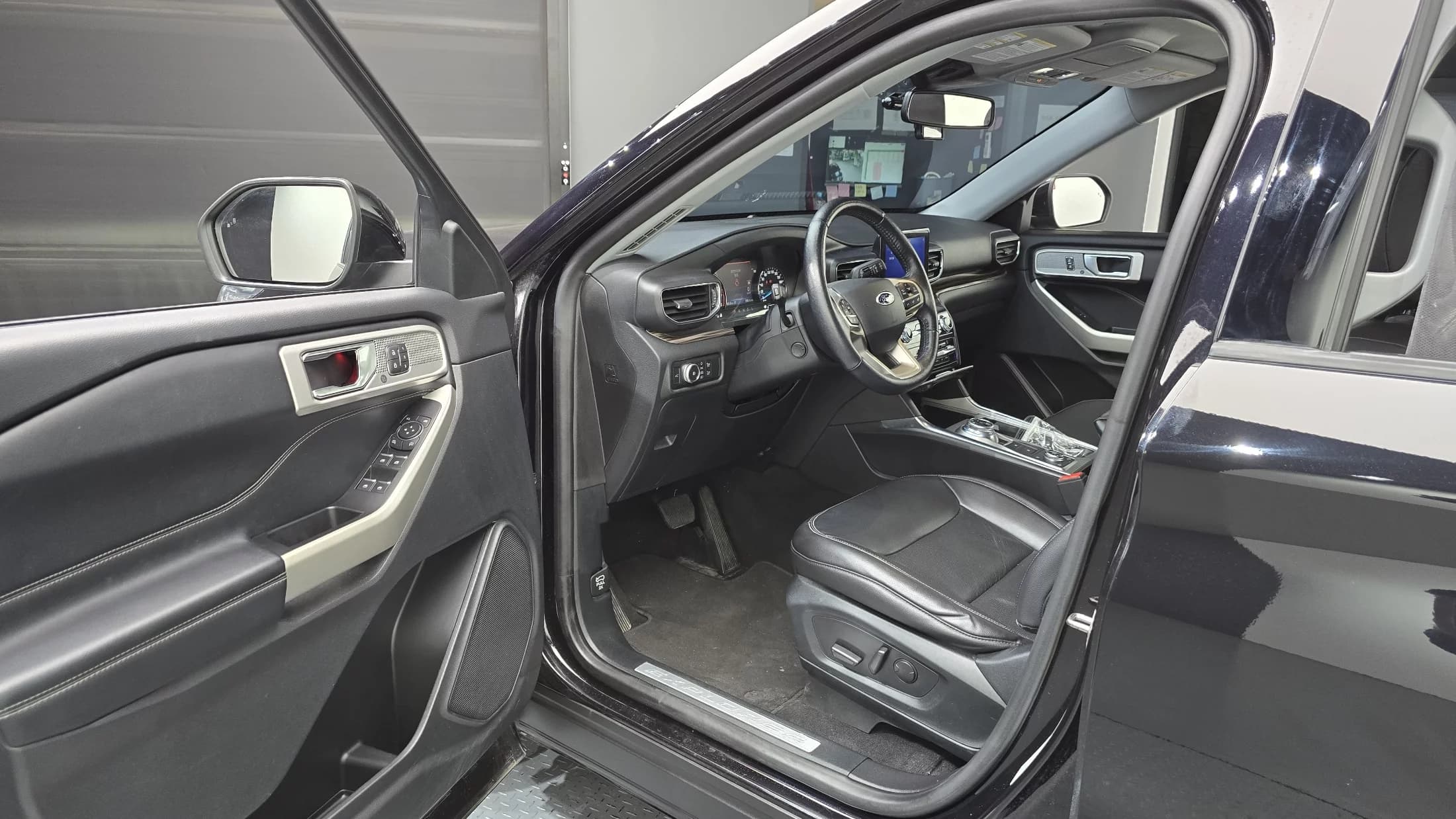 Ford EXPLORER 2.3 LimIted 4WD, 2021 г. 91417 км. — фото 10