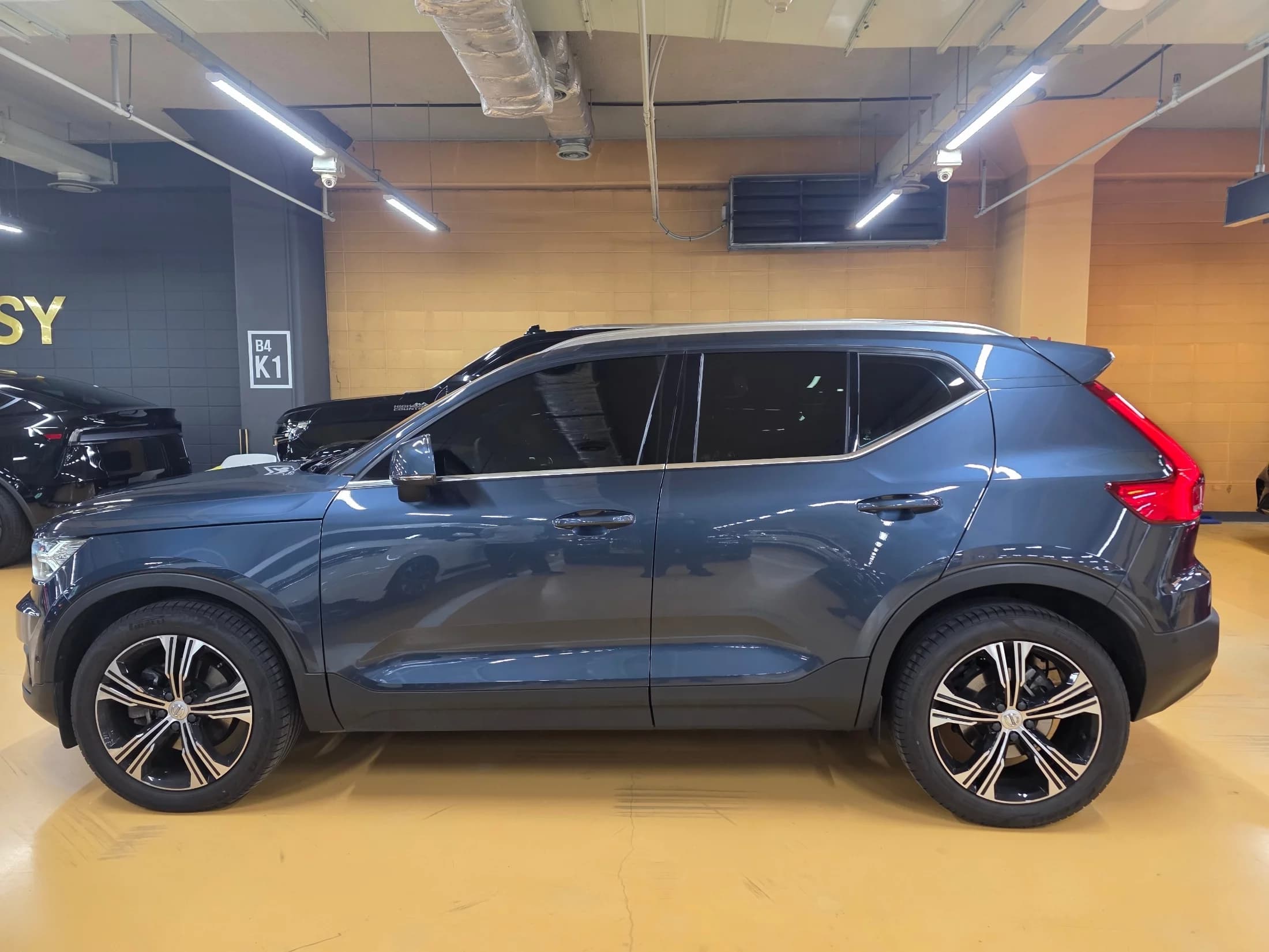 Volvo XC40 B4 Inscription, 2021 г. 23593 км. — фото 17