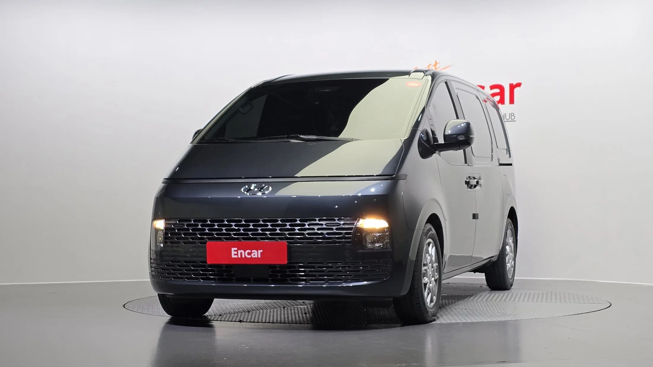 Hyundai Staria Cargo 3-Seater Modern, 2022 г. 138151 км. — фото 3