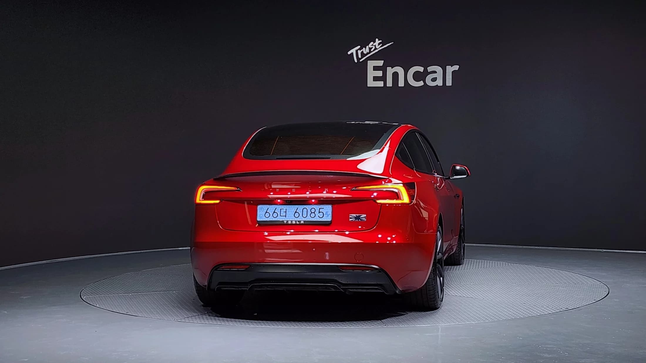 Tesla MODEL 3 Performance, электромобиль, 2025 г. 3729 км. — фото 4