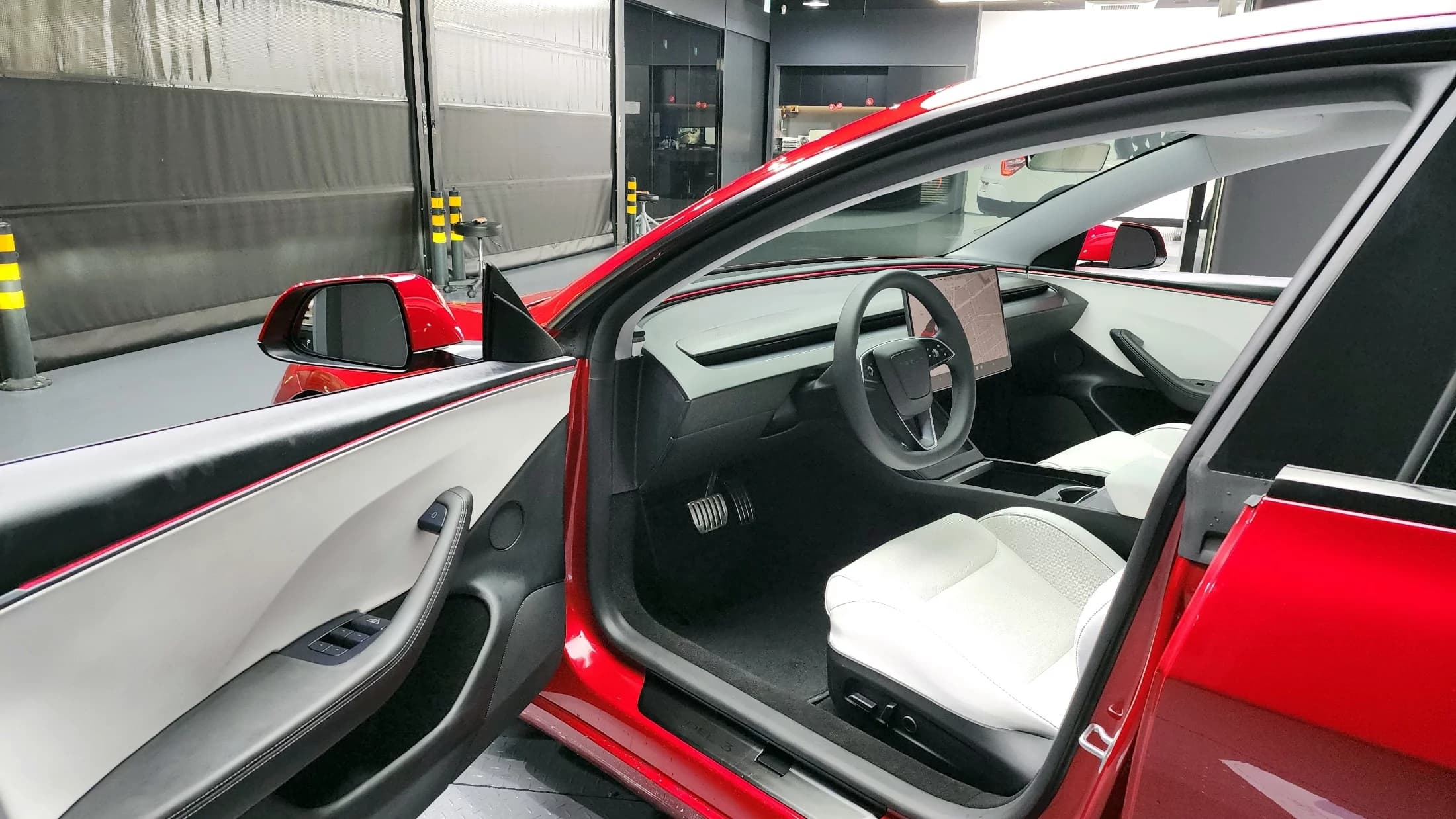 Tesla MODEL 3 Performance, электромобиль, 2025 г. 3729 км. — фото 10