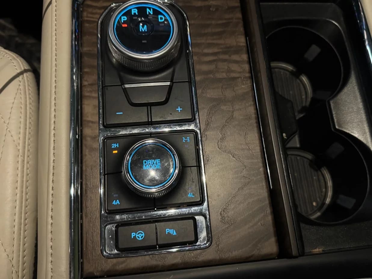 Ford EXPEDITION Platinum 4WD 7Seater, 2021 г. 58084 км. — фото 11
