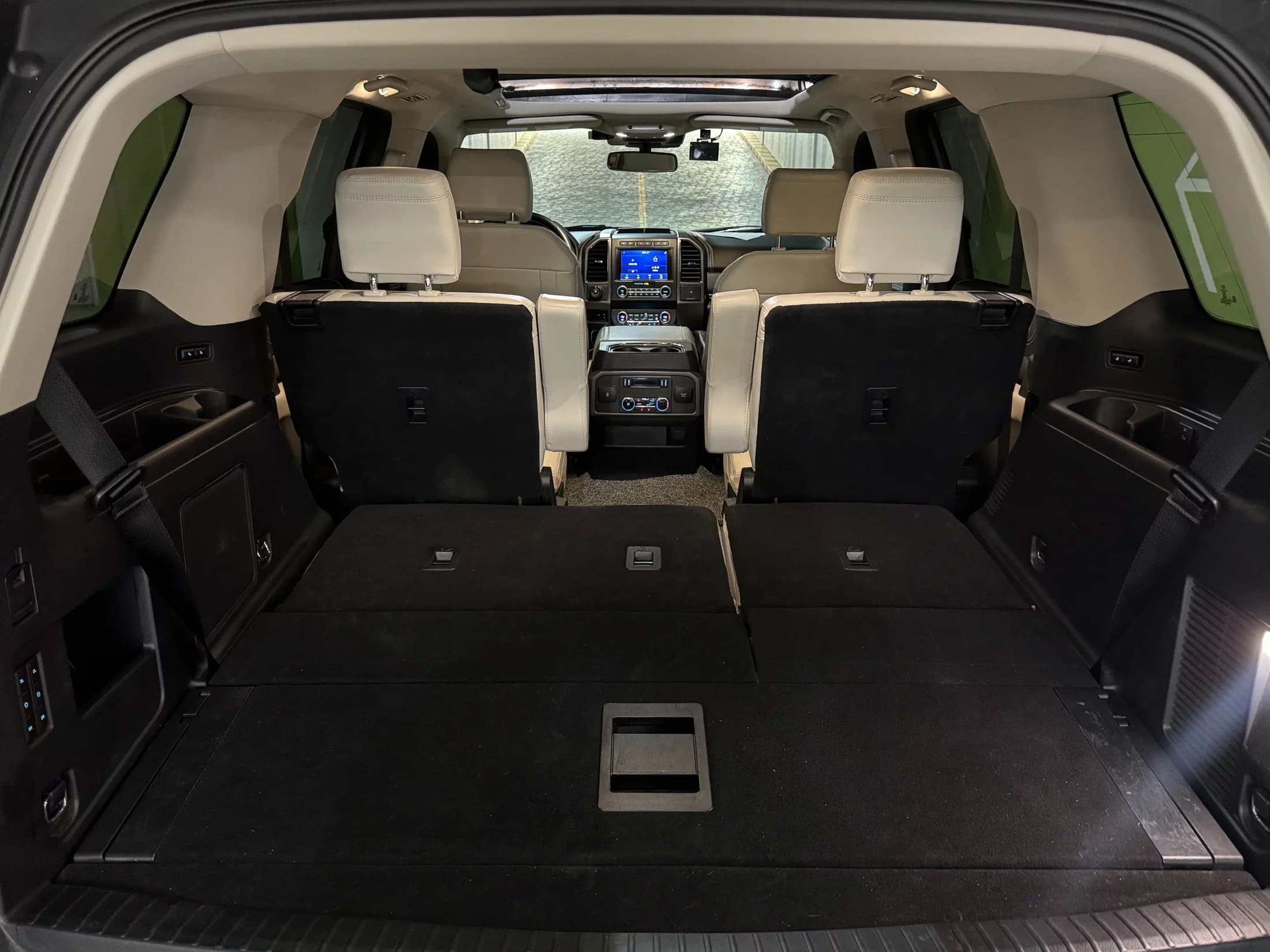 Ford EXPEDITION Platinum 4WD 7Seater, 2021 г. 58084 км. — фото 18