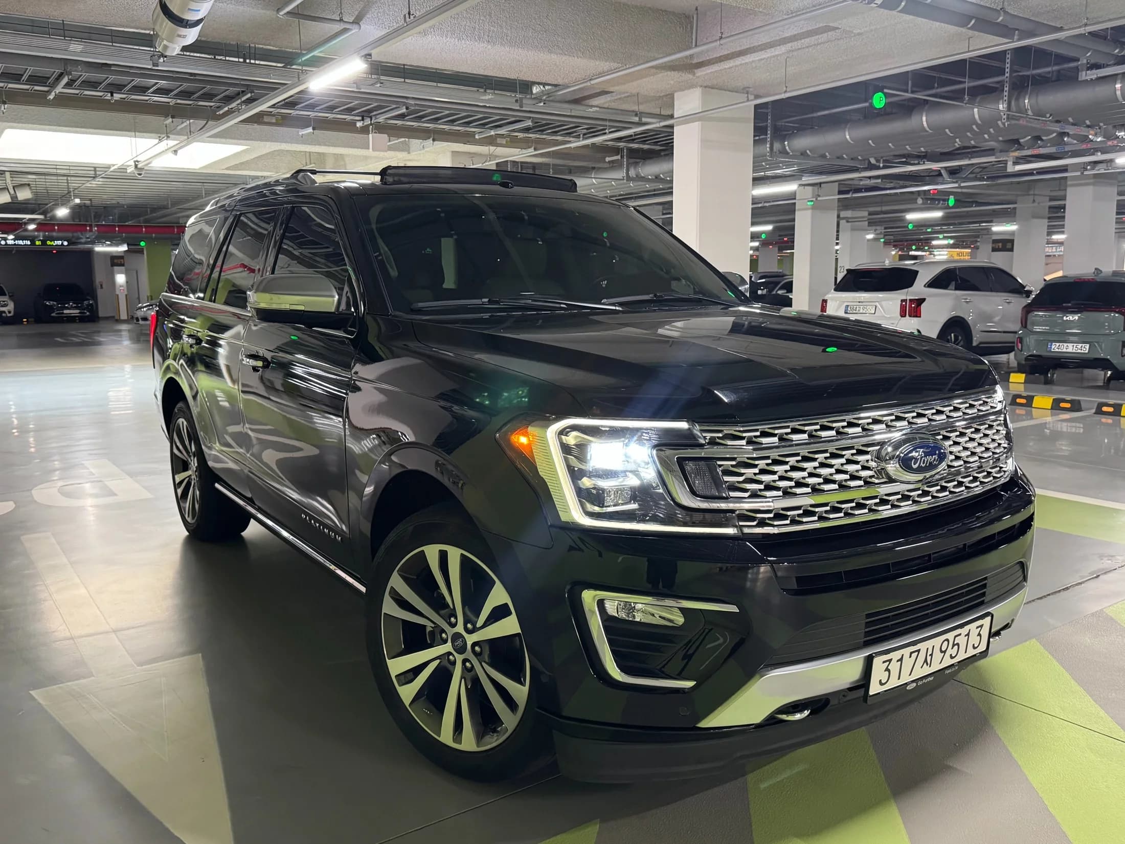 Ford EXPEDITION Platinum 4WD 7Seater, 2021 г. 58084 км. — фото 4