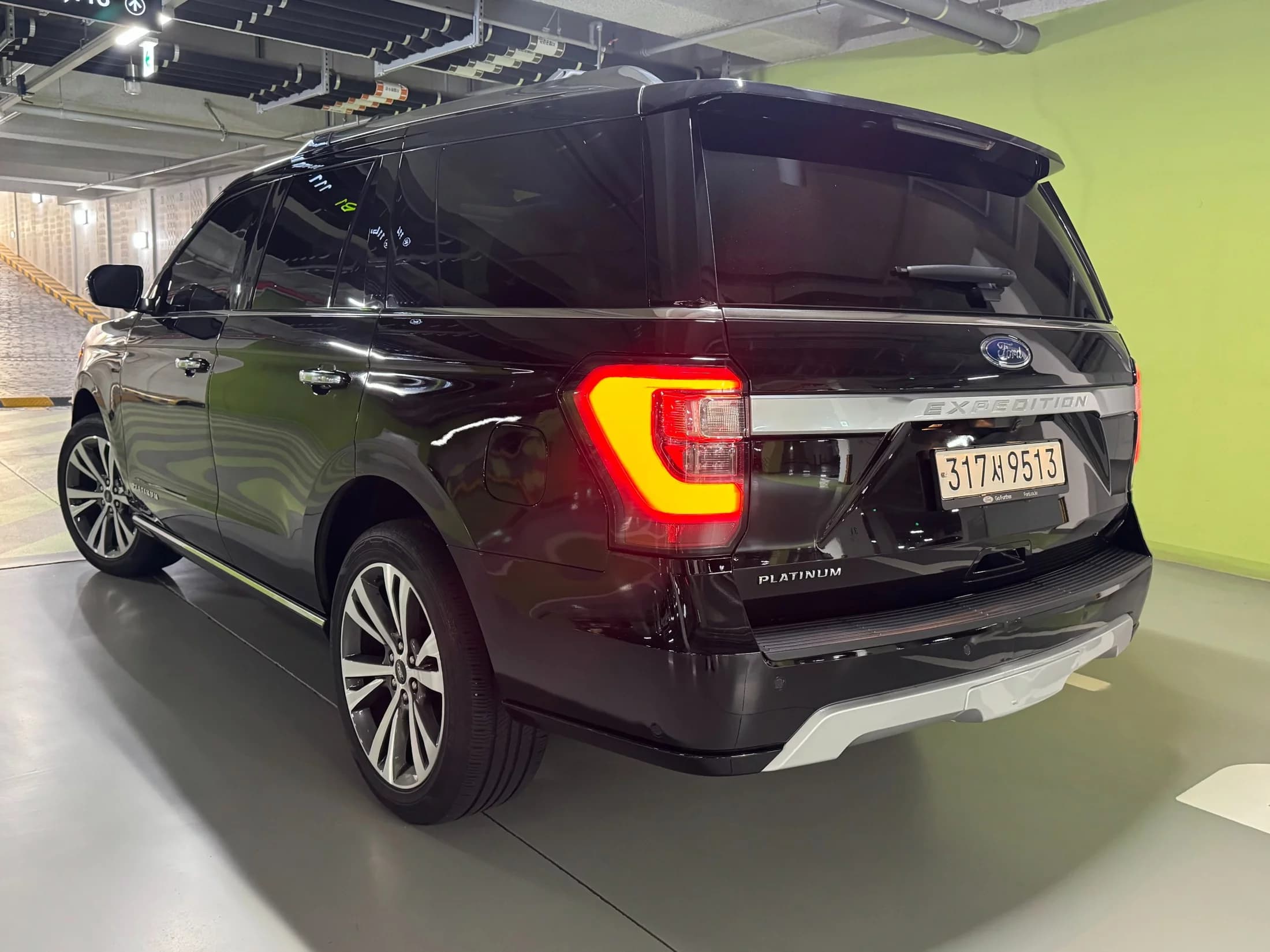 Ford EXPEDITION Platinum 4WD 7Seater, 2021 г. 58084 км. — фото 8