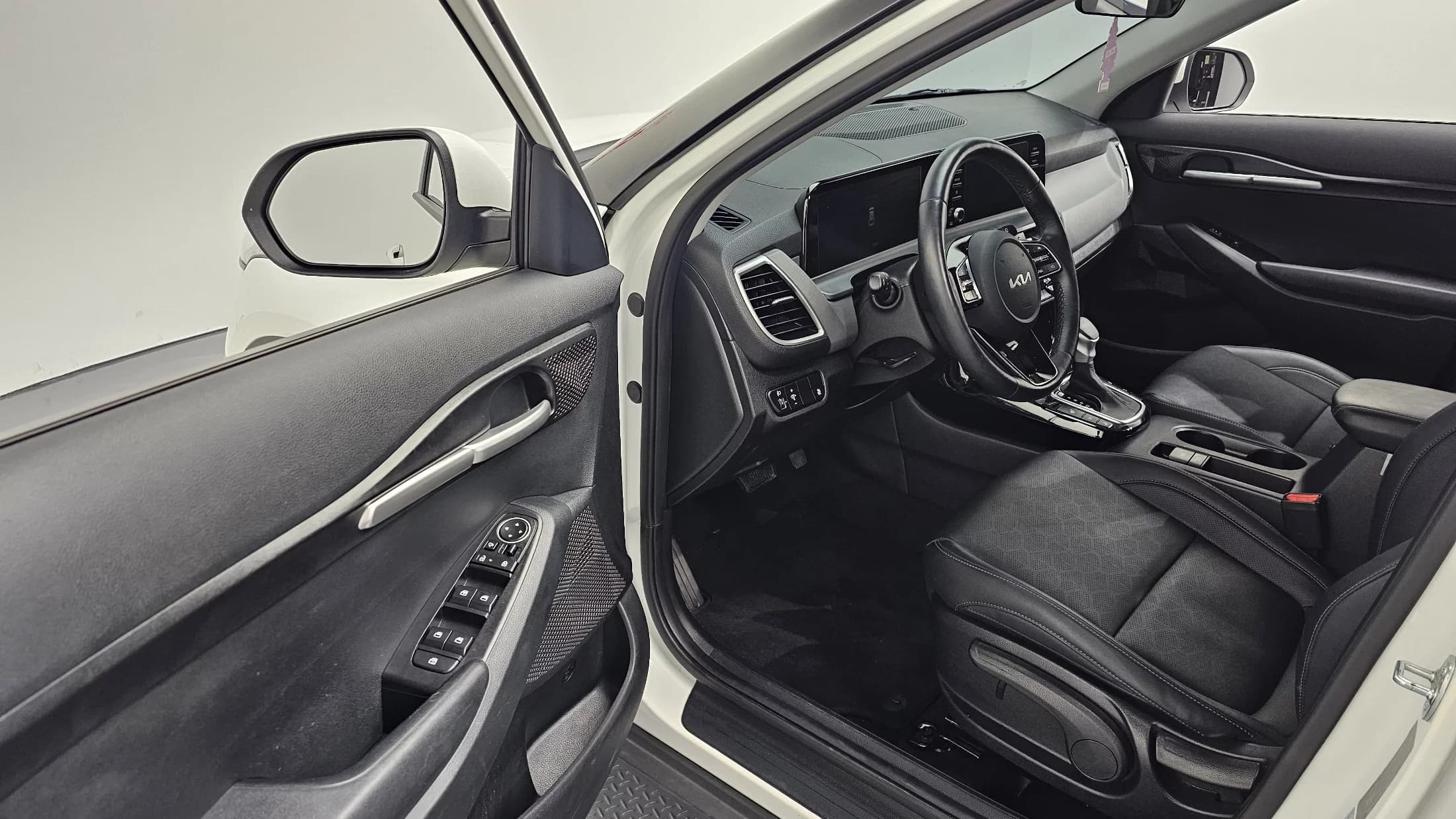 Kia Seltos Gasoline 2.0 2WD Trendy, 2023 г. 39849 км. — фото 11