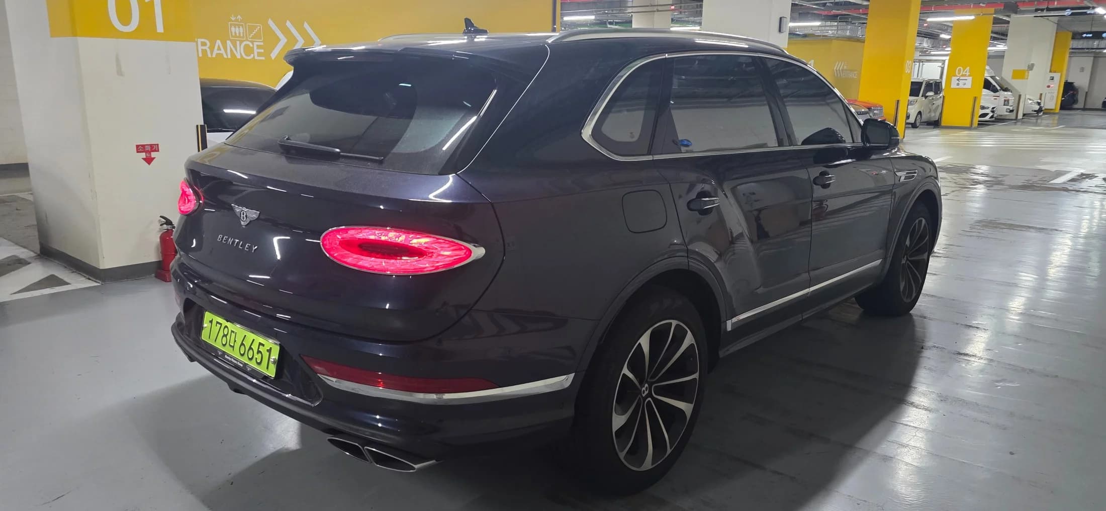 Bentley Bentayga 4.0 V8 Base, 2024 г. 16865 км. — фото 2