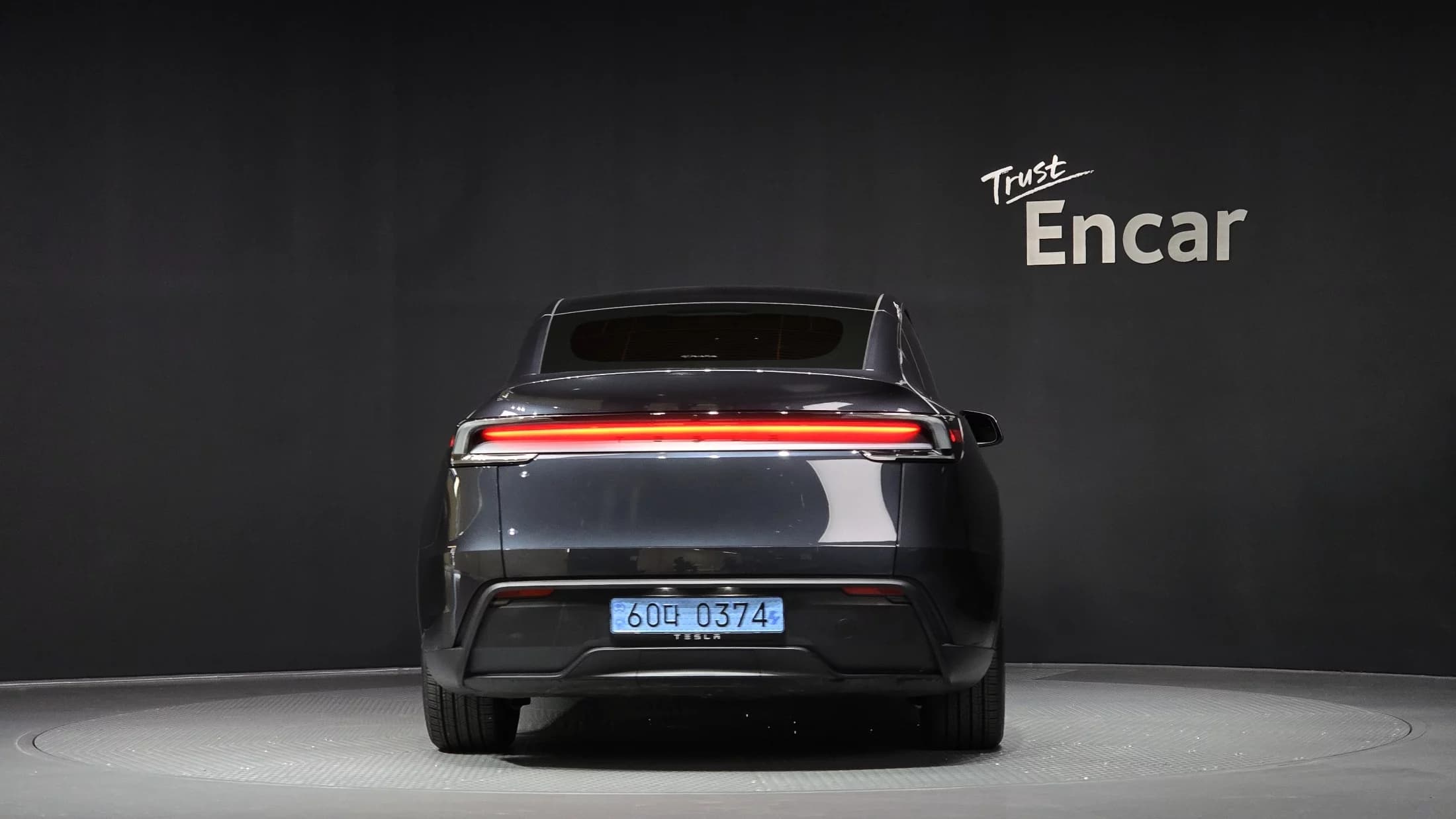 Tesla Model Y RWD, электромобиль, 2025 г. 4038 км. — фото 4