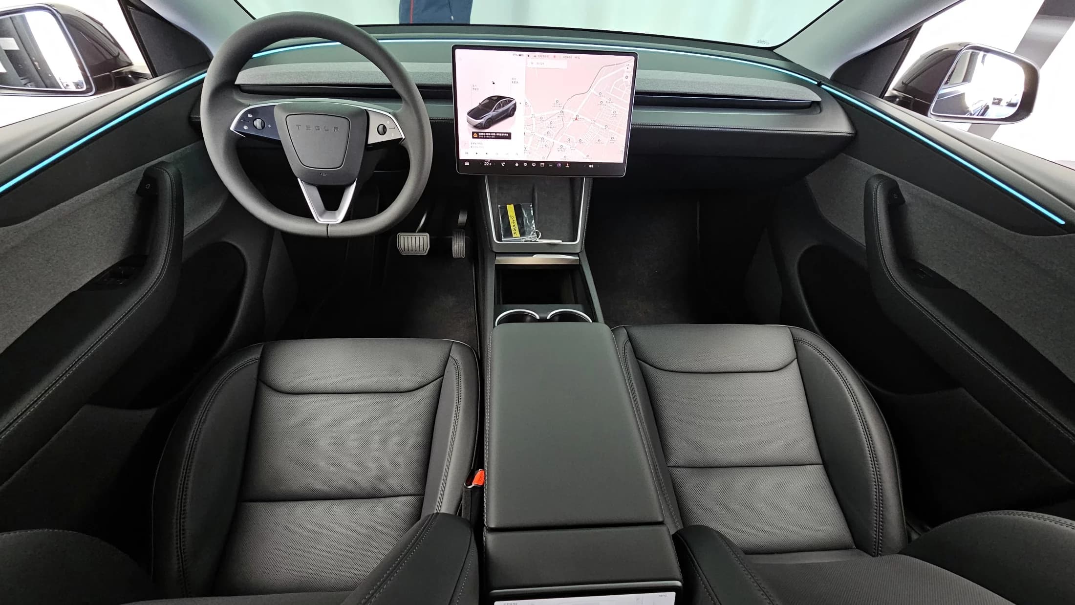 Tesla Model Y RWD, электромобиль, 2025 г. 4038 км. — фото 7