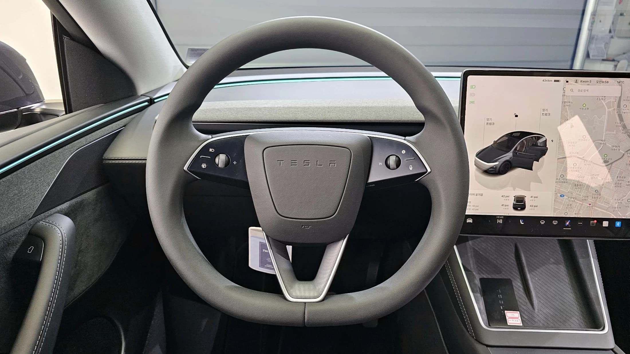 Tesla Model Y Long Range, электромобиль, 2025 г. 7759 км. — фото 13