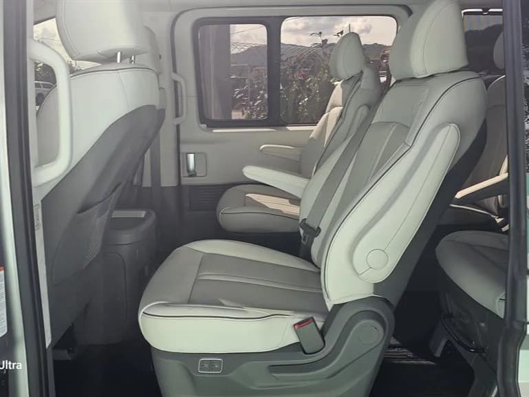 Hyundai Staria 4WD Lounge 9-Seater Inspiration, 2024 г. 24704 км. — фото 11