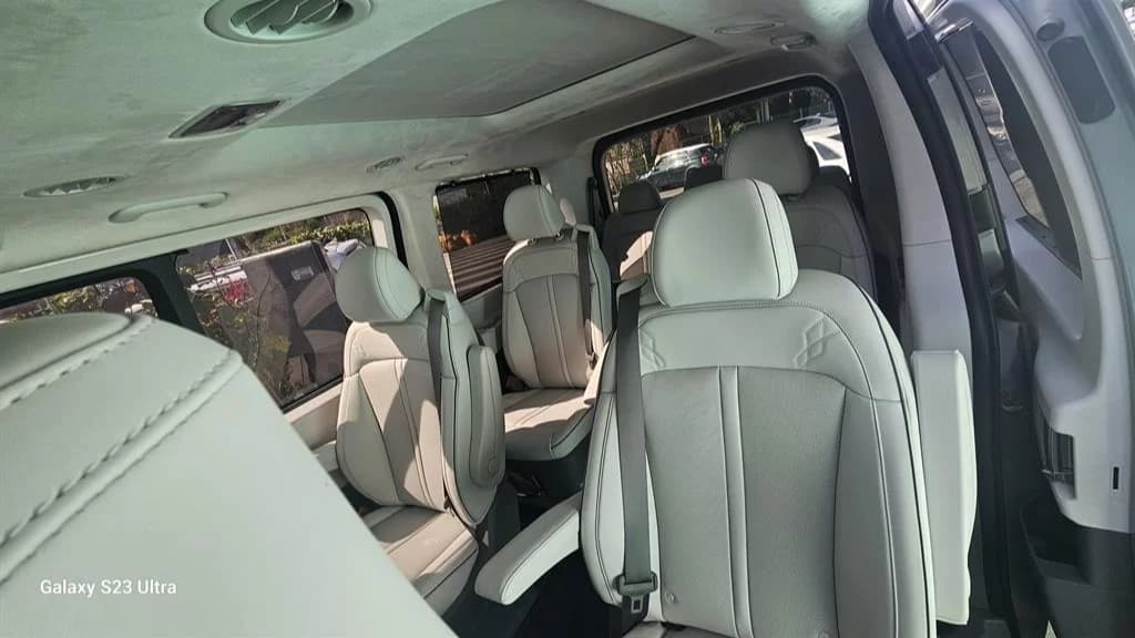 Hyundai Staria 4WD Lounge 9-Seater Inspiration, 2024 г. 24704 км. — фото 12