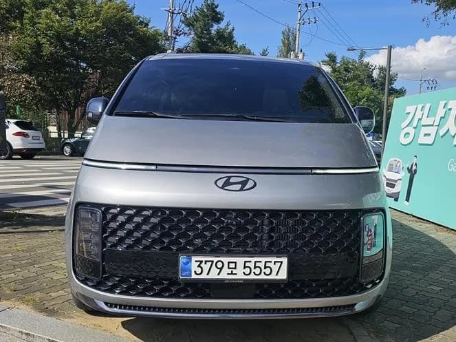 Hyundai Staria 4WD Lounge 9-Seater Inspiration, 2024 г. 24704 км. — фото 3