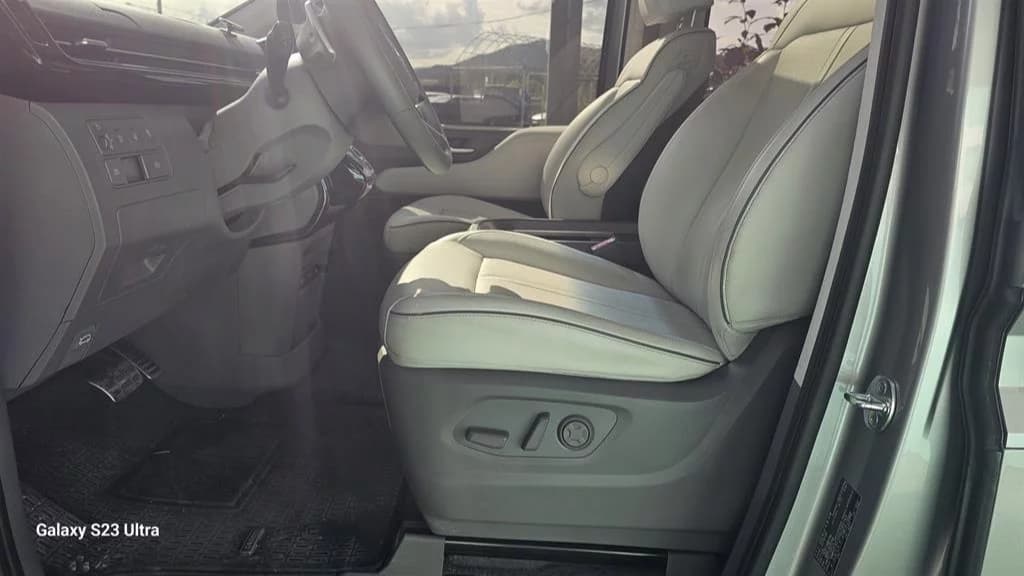 Hyundai Staria 4WD Lounge 9-Seater Inspiration, 2024 г. 24704 км. — фото 10