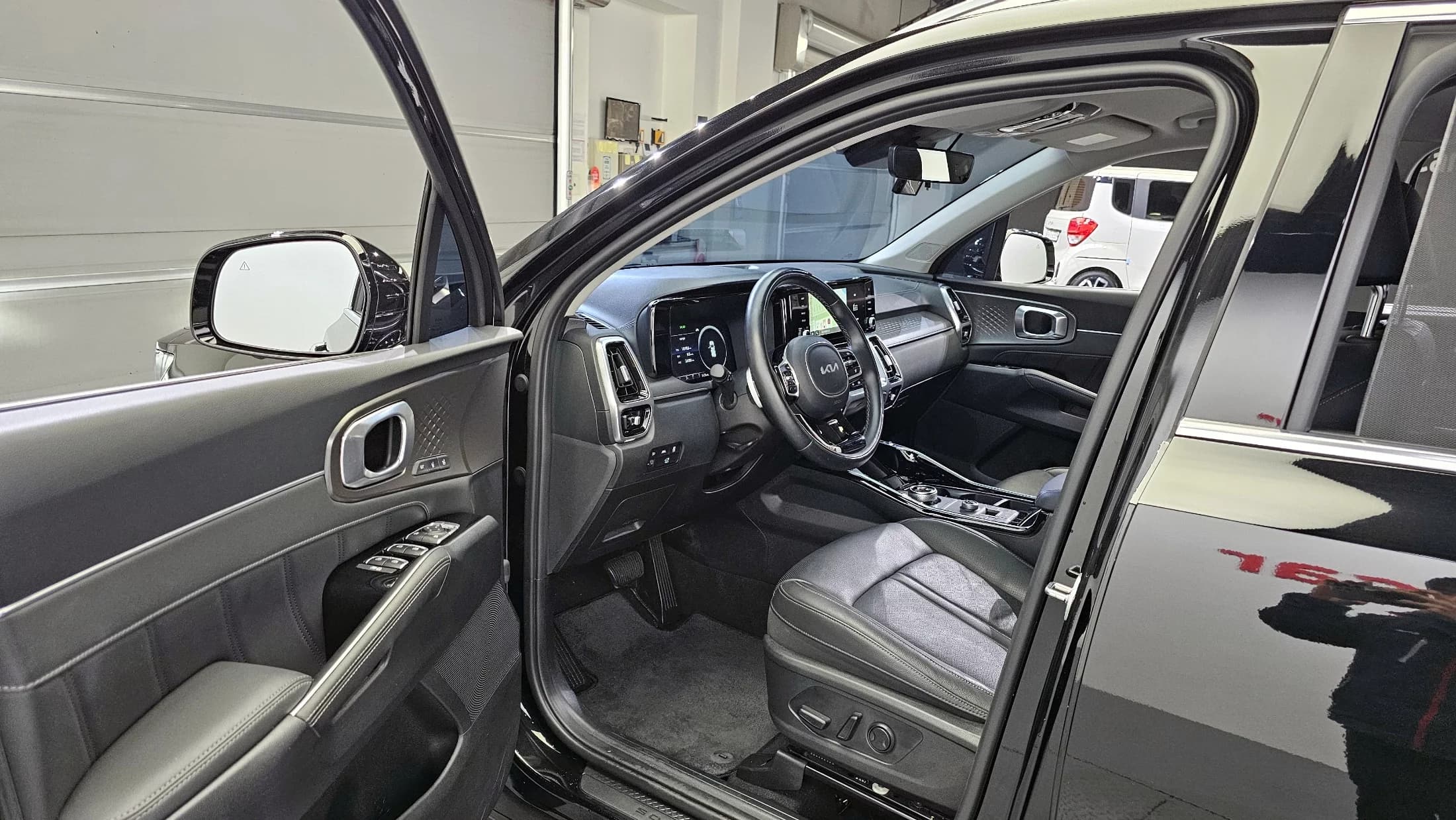 Kia Sorento Gasoline 2.5T 2WD Noblesse, 2023 г. 48677 км. — фото 10