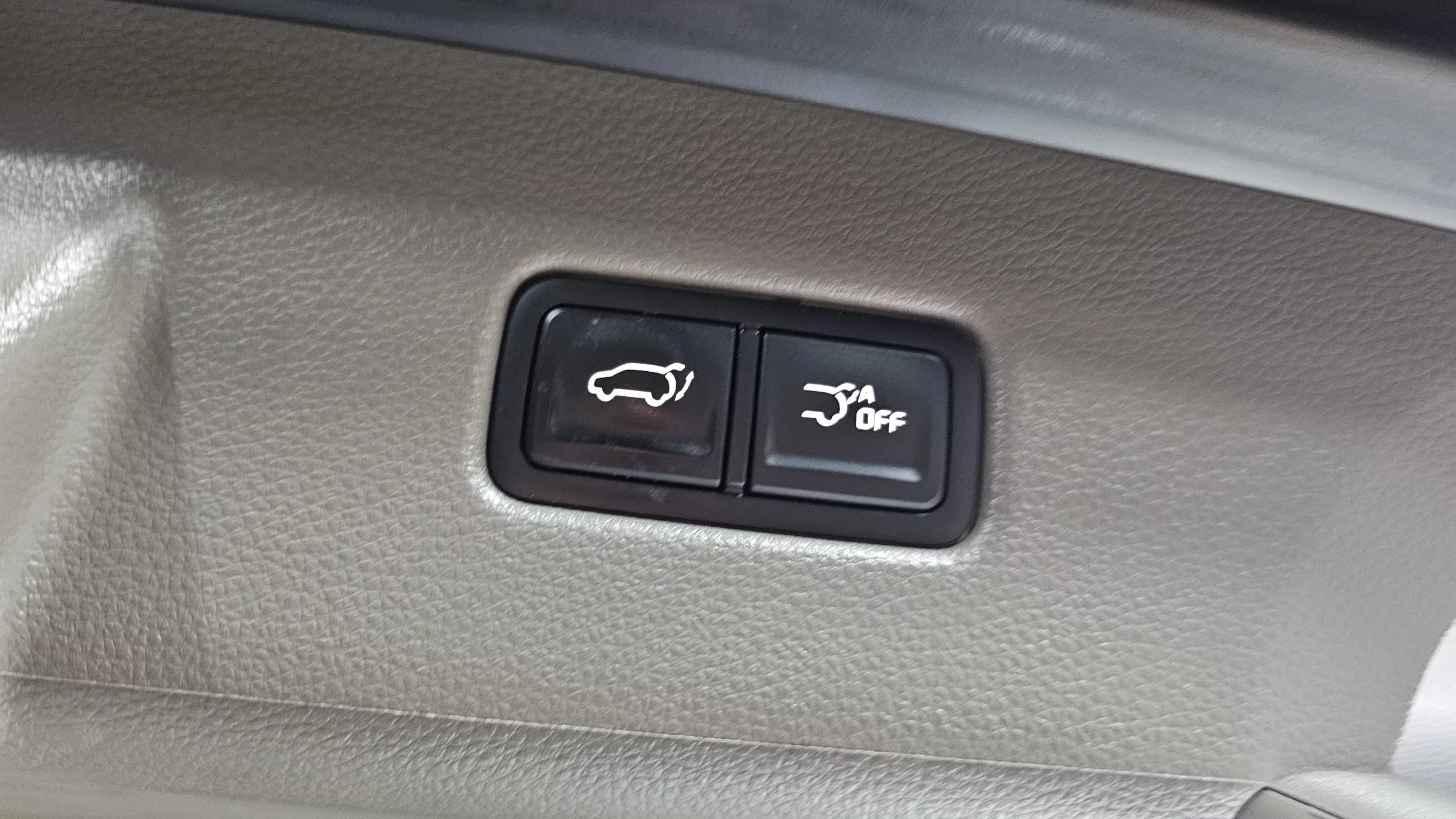Kia Carnival 7-Seater Hi-Limousine Signature, 2023 г. 64385 км. — фото 16