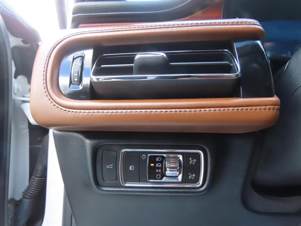 Lincoln AVIATOR 3.0 Reserve  AWD, 2021 г. 109907 км. — фото 13