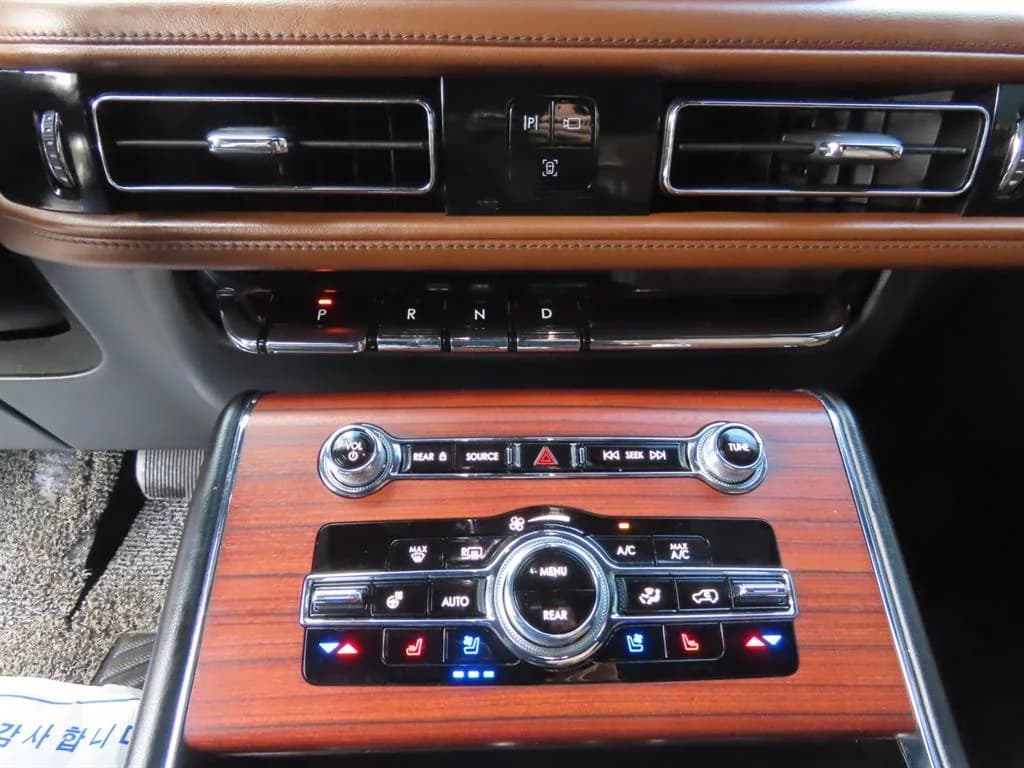 Lincoln AVIATOR 3.0 Reserve  AWD, 2021 г. 109907 км. — фото 16