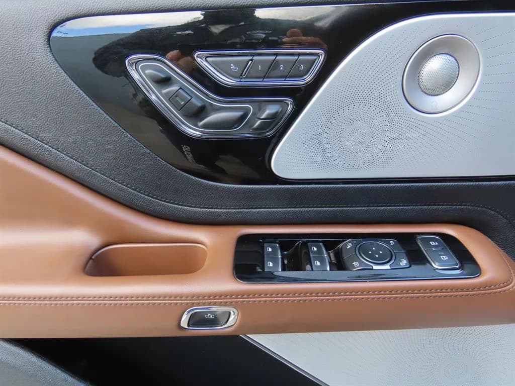 Lincoln AVIATOR 3.0 Reserve  AWD, 2021 г. 109907 км. — фото 10