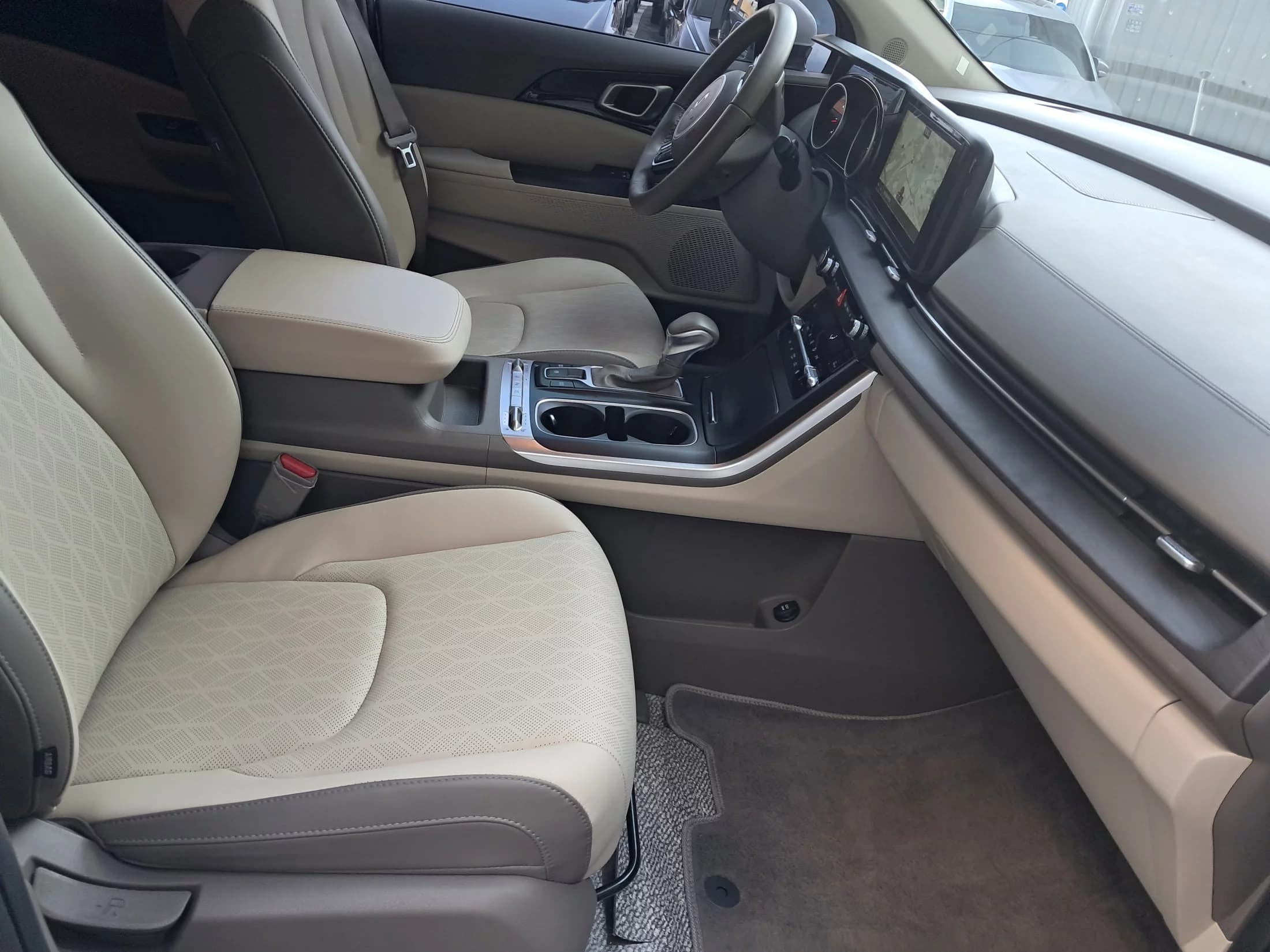 Kia Carnival Conversion(LPG) Prestige, 2022 г. 151688 км. — фото 17