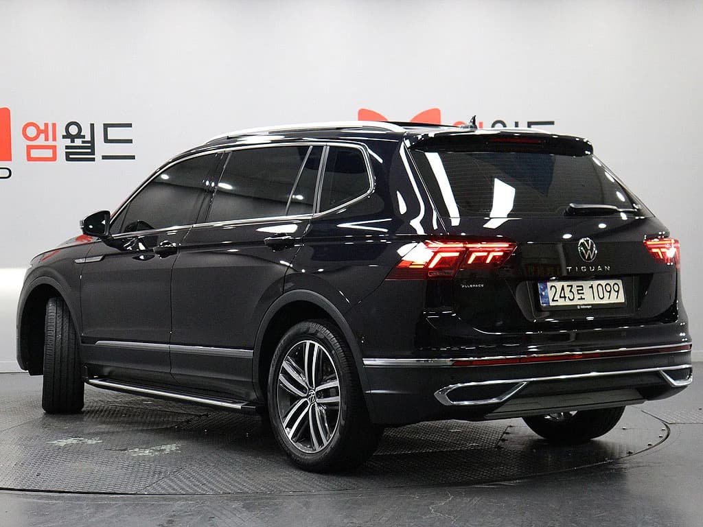 Volkswagen TIGUAN 2.0 TSI Prestige, 2023 г. 30300 км. — фото 3