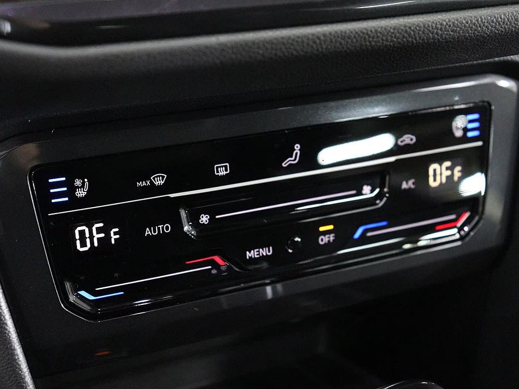 Volkswagen TIGUAN 2.0 TSI Prestige, 2023 г. 30300 км. — фото 9