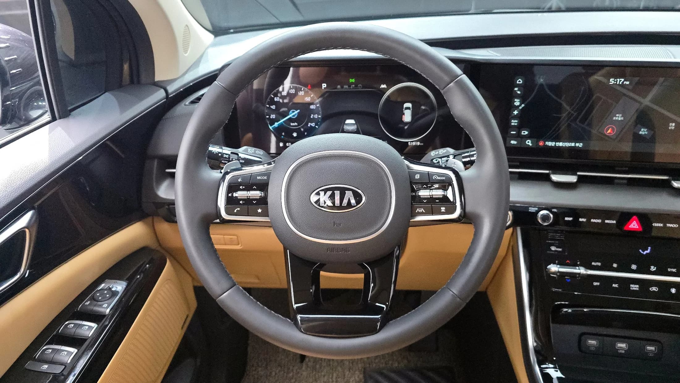 Kia Carnival Gasoline 9-Seater Noblesse, 2021 г. 51974 км. — фото 25